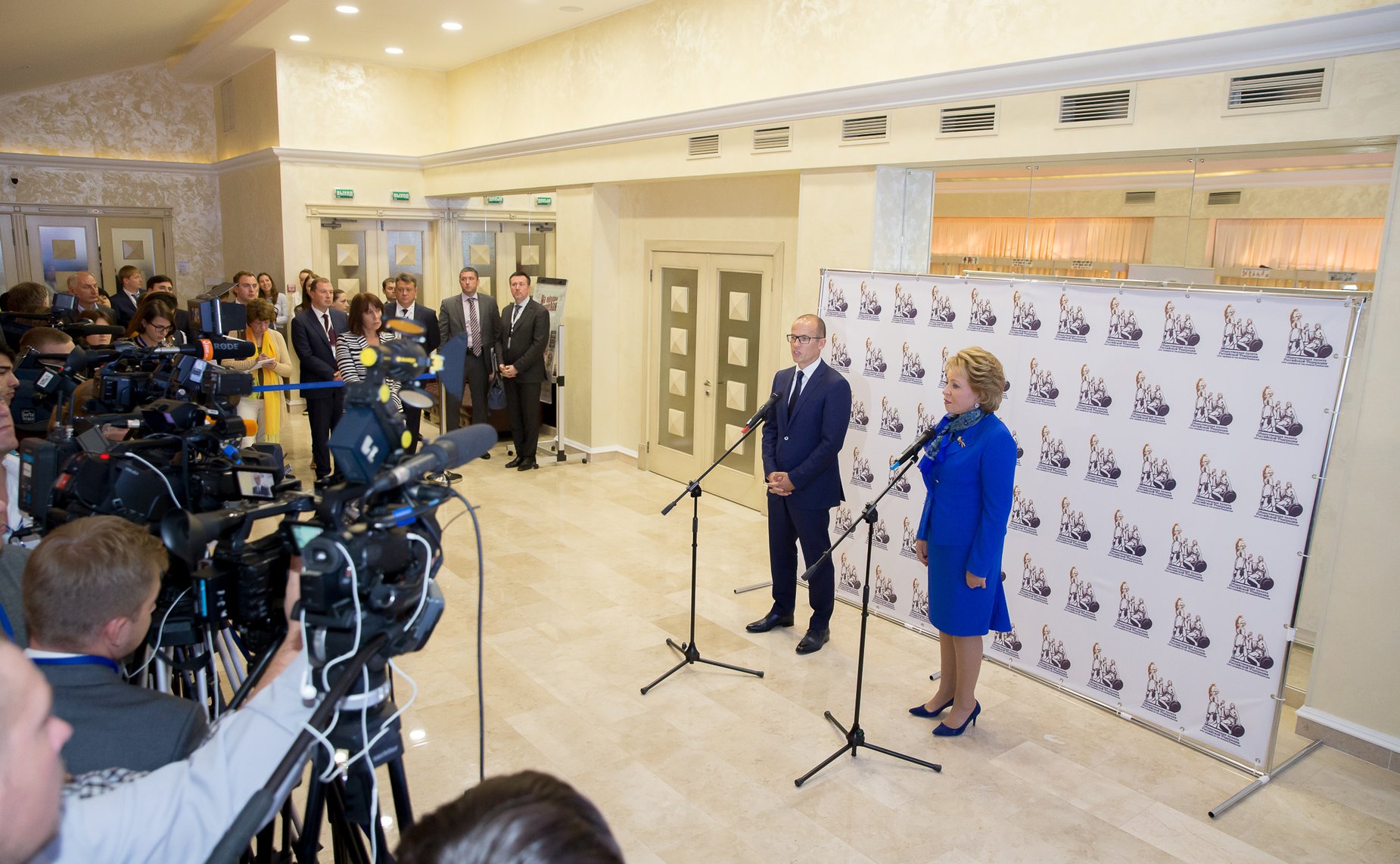 Председатель Совета Федерации Валентина Матвиенко встретилась с членами Общественной палаты РФ и председателями общественных палат субъектов РФ