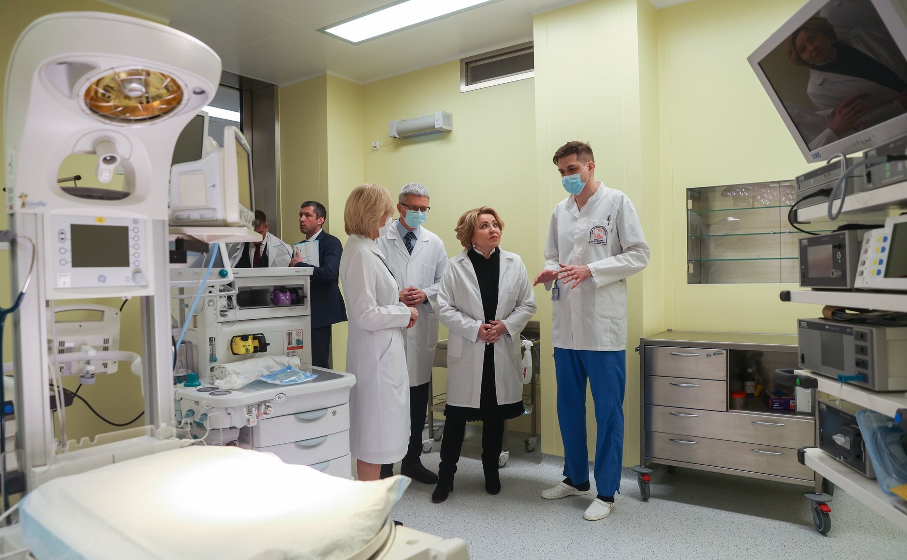 Посещение Валентиной Матвиенко Сургутского окружного клинического центра охраны материнства и детства