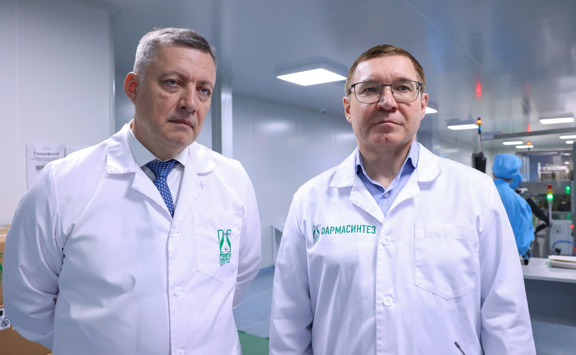 Первый заместитель Председателя Совета Федерации Владимир Якушев в ходе рабочей поездки в Иркутскую область посетил одно из самых больших фармпредприятий в России