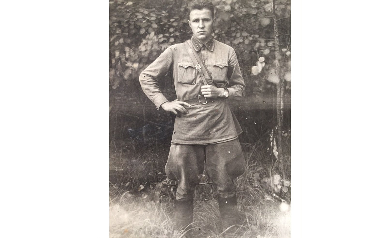 Раздобаров Владимир Григорьевич. Капитан. Летчик 5 гв. авд АДД ВВС КА. Прошёл боевой путь до Чехословакии. Награжден медалями «За оборону Ленинграда», «За победу над Германией» и др. Дед сотрудницы Аппарата СФ И.В. Раздобаровой