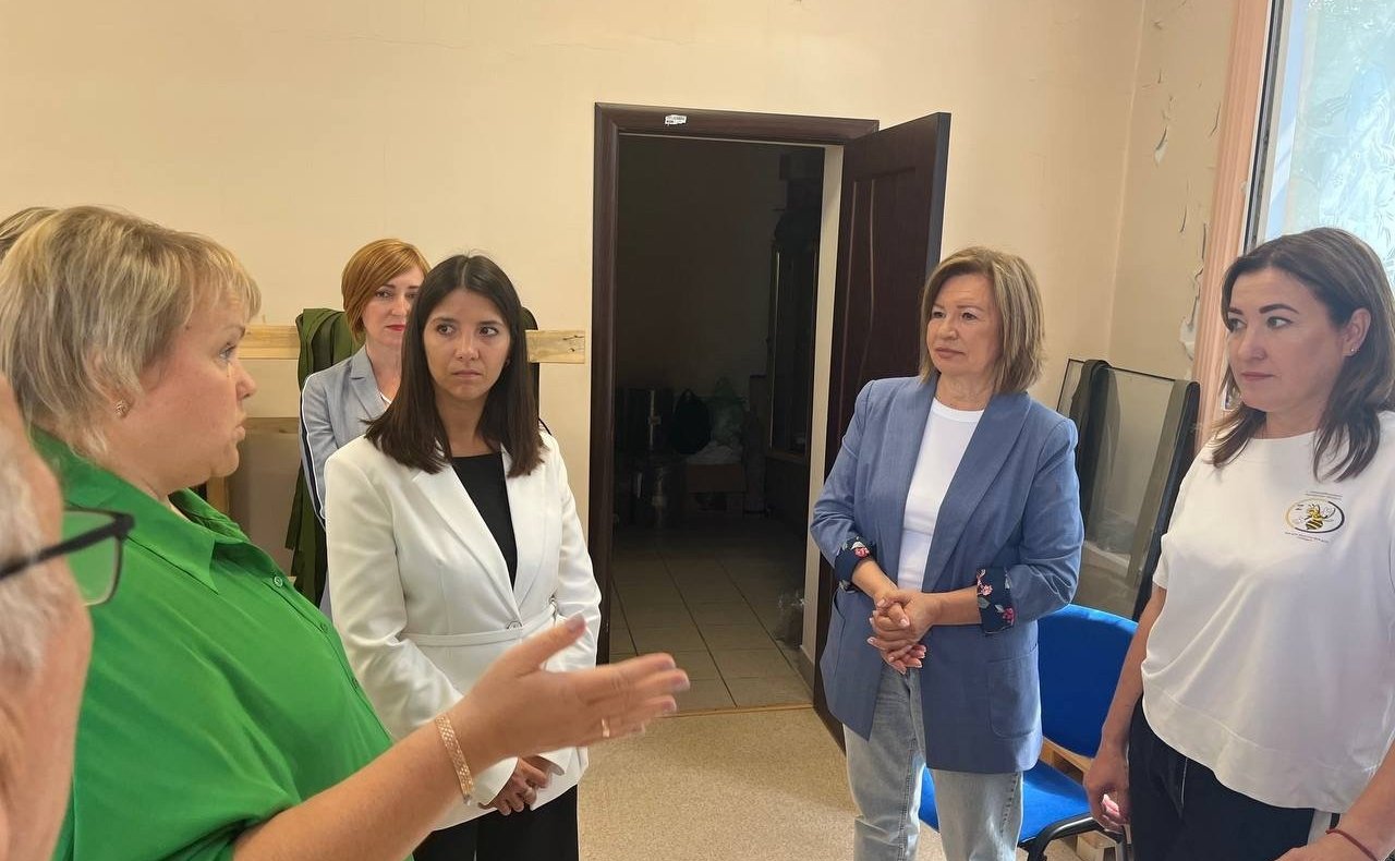 Марина Сидухина посетила добровольческое волонтерское движение «Всё для Фронта! Всё для Победы!» в Новокуйбышевске