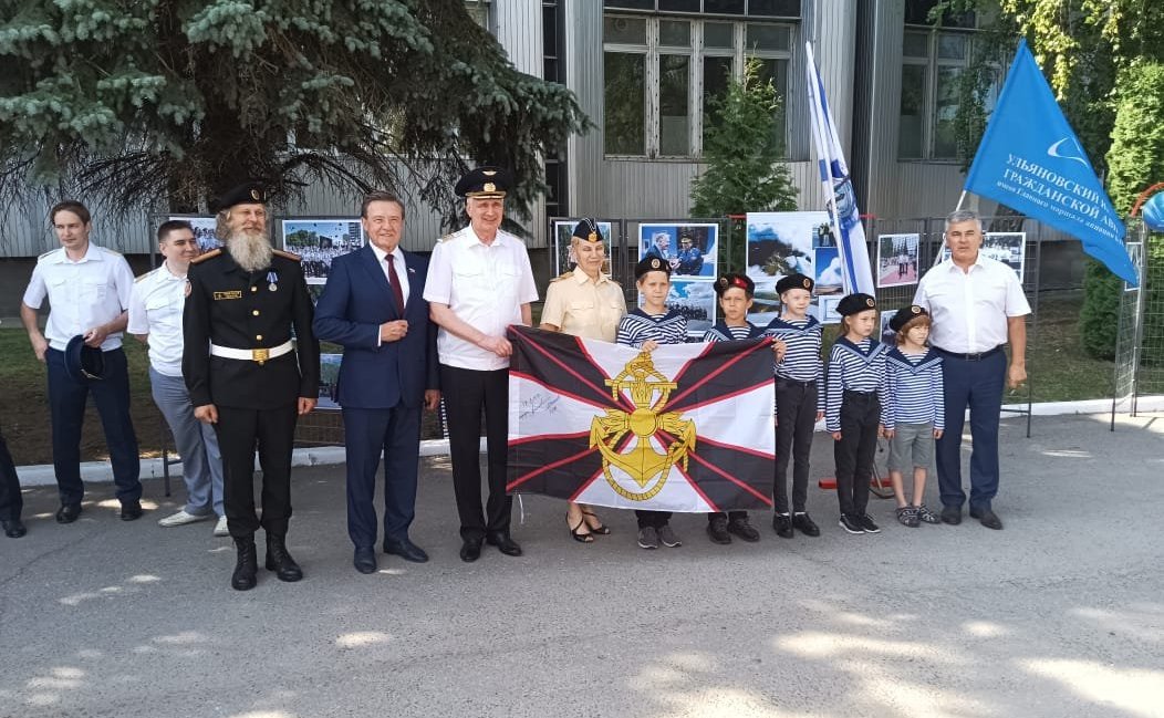 Сергей Рябухин принял участие в торжественной церемонии, посвященной вручению дипломов о высшем образовании выпускникам 2023 года Ульяновского института гражданской авиации имени Главного маршала авиации Б.П. Бугаева