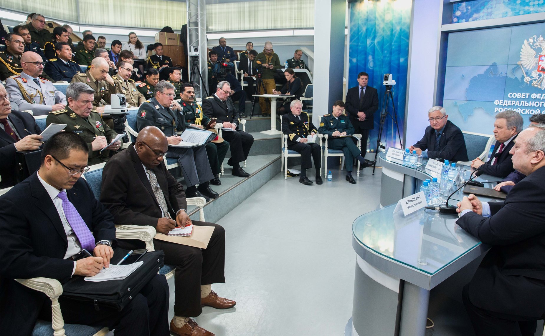 Встреча членов Комитета СФ по обороне и безопасности с военными атташе иностранных государств