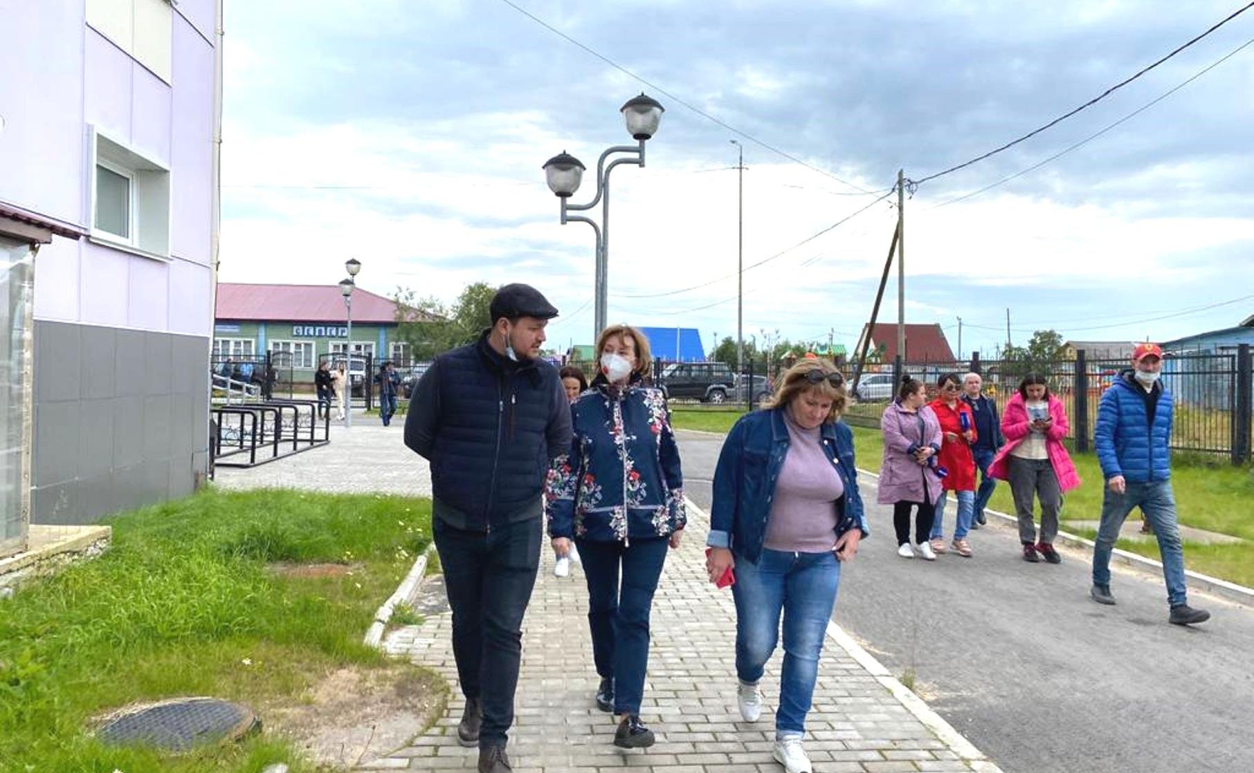 Римма Галушина вместе с представителями законодательной и исполнительной власти региона побывала с рабочей поездкой в посёлке Красное