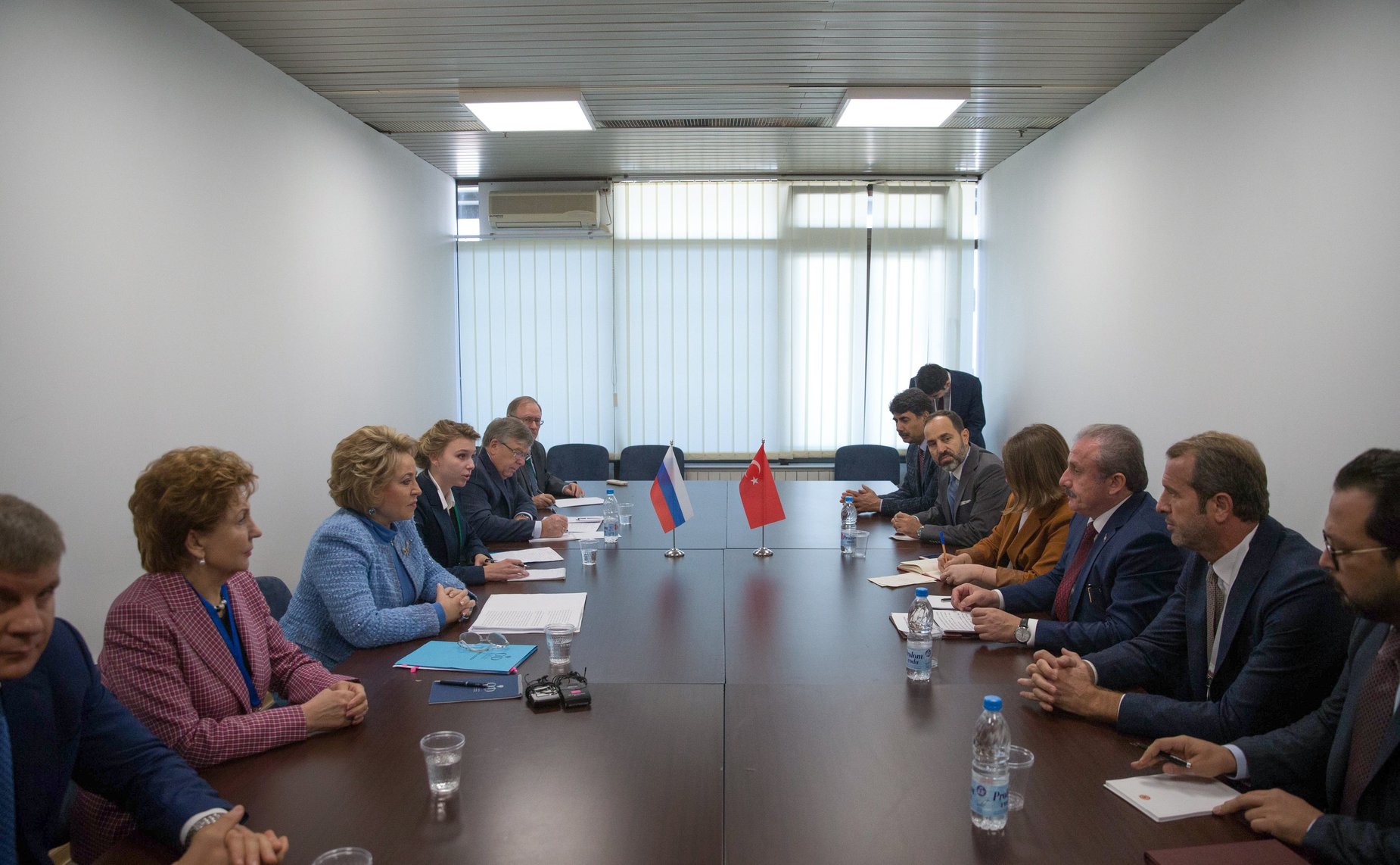 Валентина Матвиенко провела встречу с Председателем Великого национального собрания Турции Мустафой Шентопом