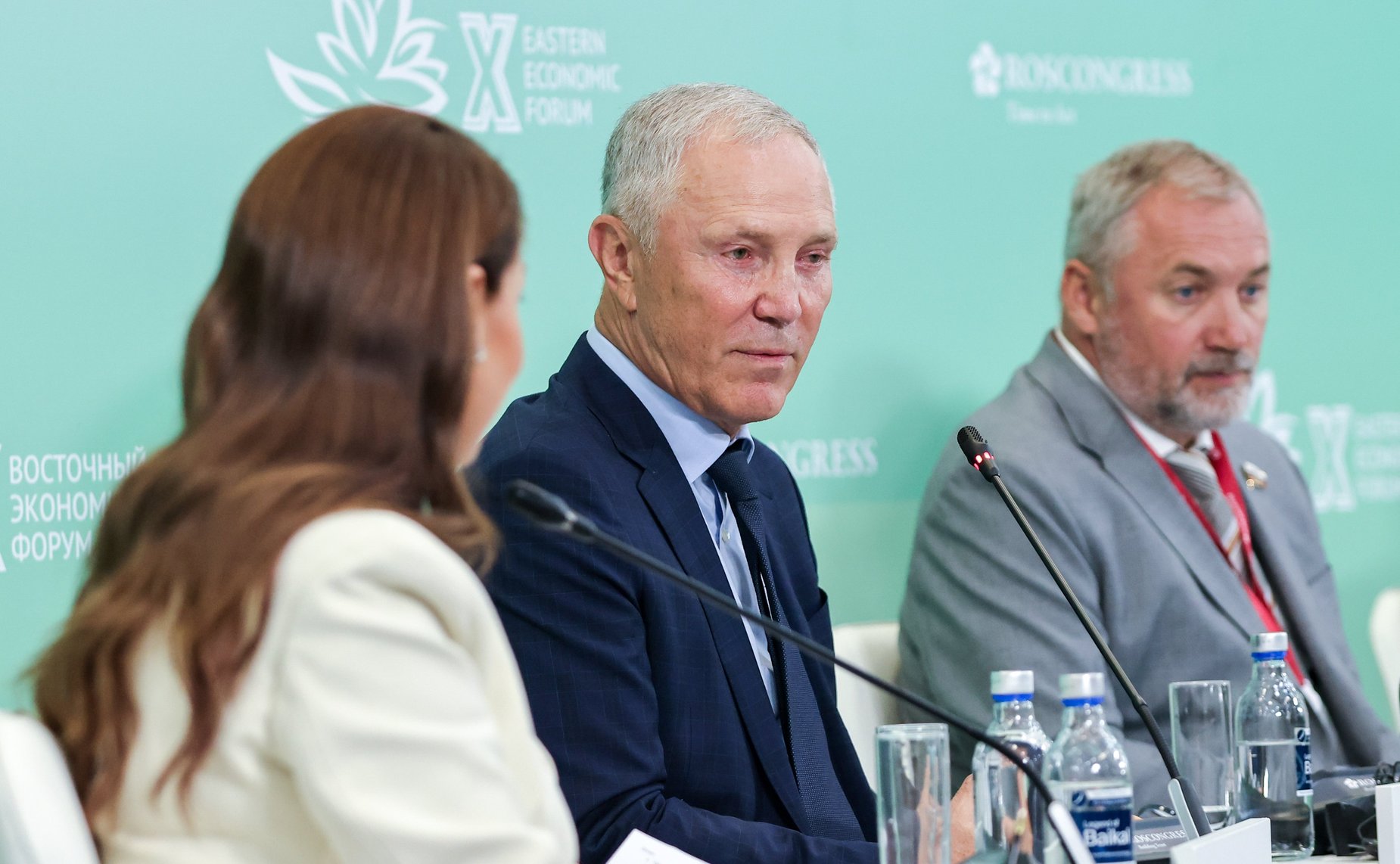 Сессия «Новые регионы России и Дальний Восток: вектор стратегического партнерства и перспективные точки роста экономики». X Восточный экономический форум