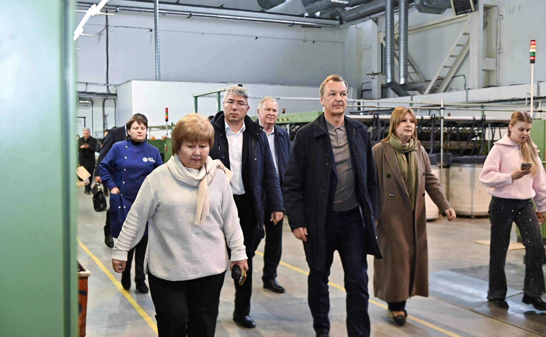 Сенаторы посетили Байкальский текстильный комбинат и ряд производителей продукции из шерсти