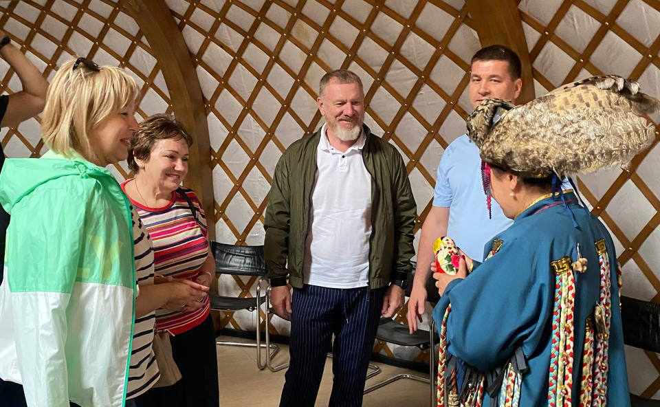 Комитет СФ по социальной политике провел в Республике Тыва выездное совещание с участием главы региона Владислава Ховалыга, представителей федеральных и региональных органов исполнительной власти