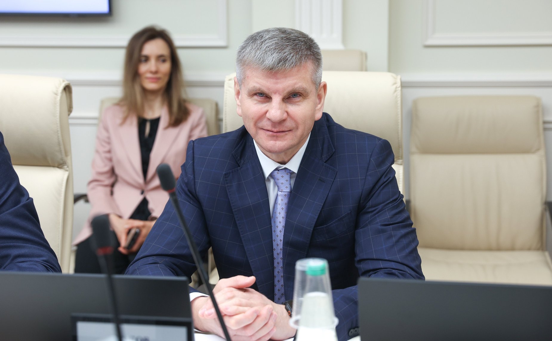 Геннадий Голов