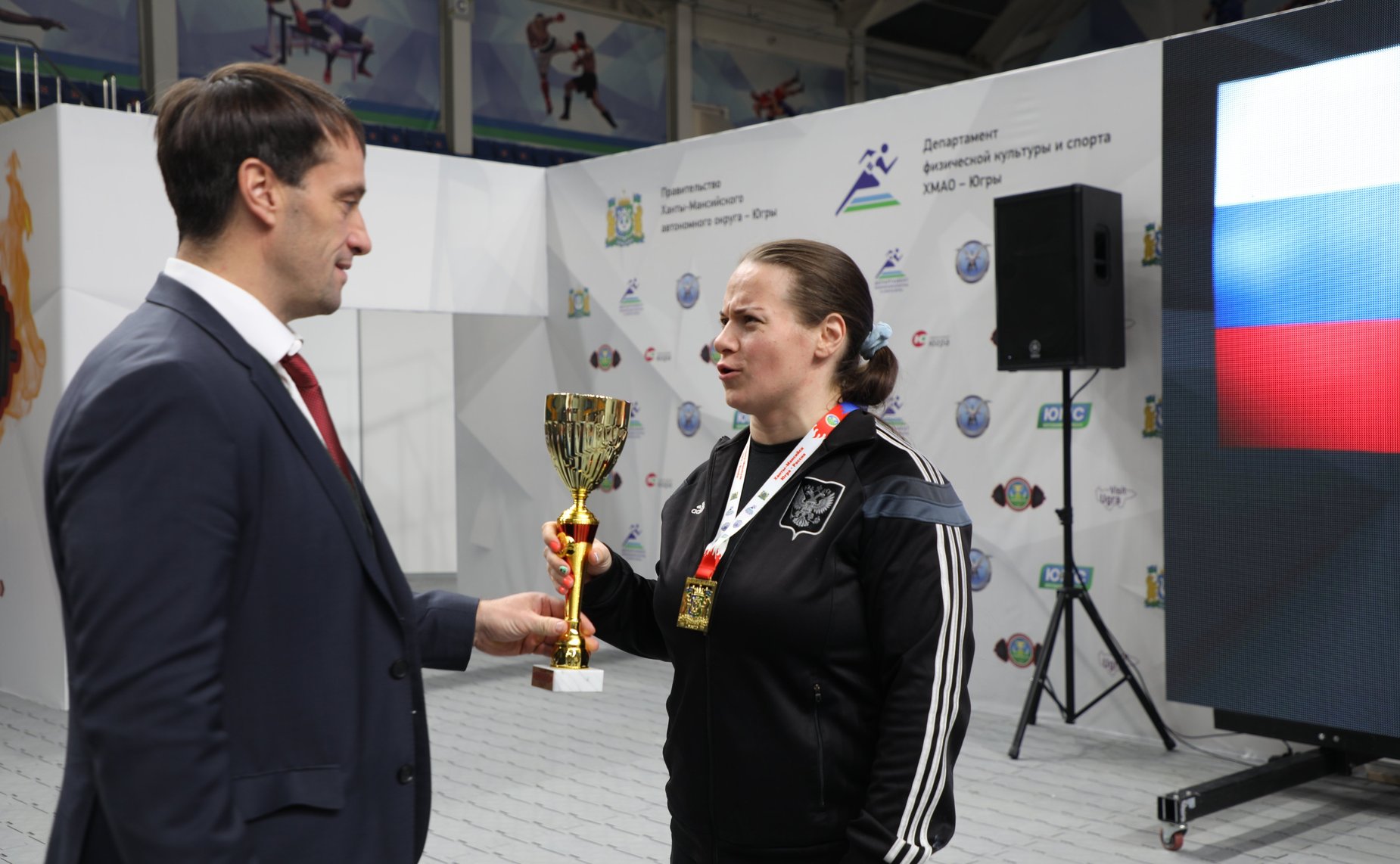 Эдуард Исаков принял участие в торжественных мероприятиях с чемпионами Летних Игр Паралимпийцев и открыл в регионе Международный инклюзивный турнир по жиму лежа «Кубок чемпионов»