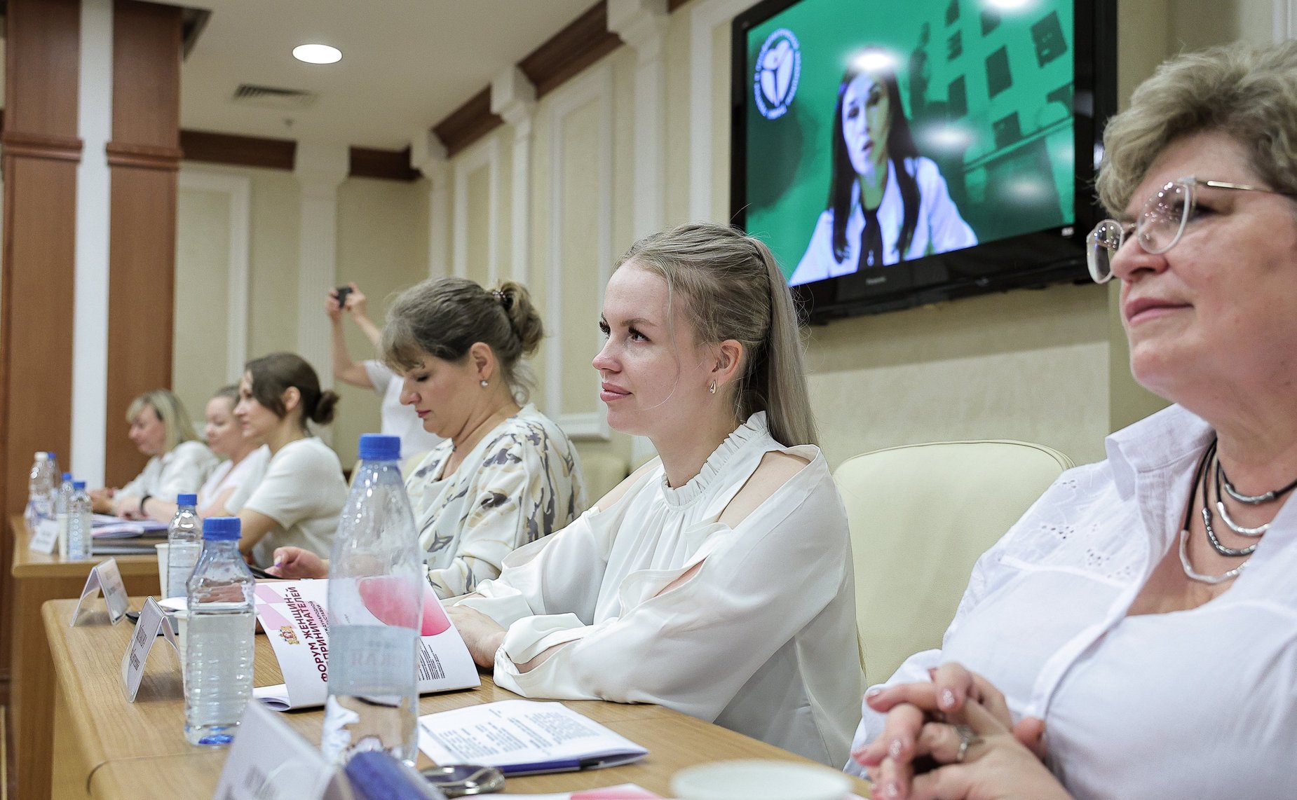 Форум женщин-предпринимателей в рамках XVI Международной промышленной выставки «ИННОПРОМ-2026». Секция 4 «Профессиональное долголетие: рабочее место для здоровья и благополучия. Баланс питания для здорового веса в графике 24 на 7»