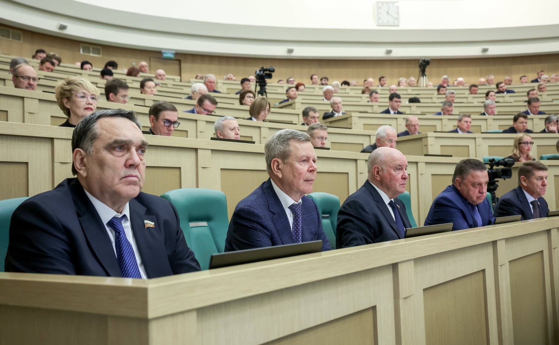 Парламентские слушания на тему «О параметрах проекта федерального бюджета на 2025 год и на плановый период 2026 и 2027 годов»
