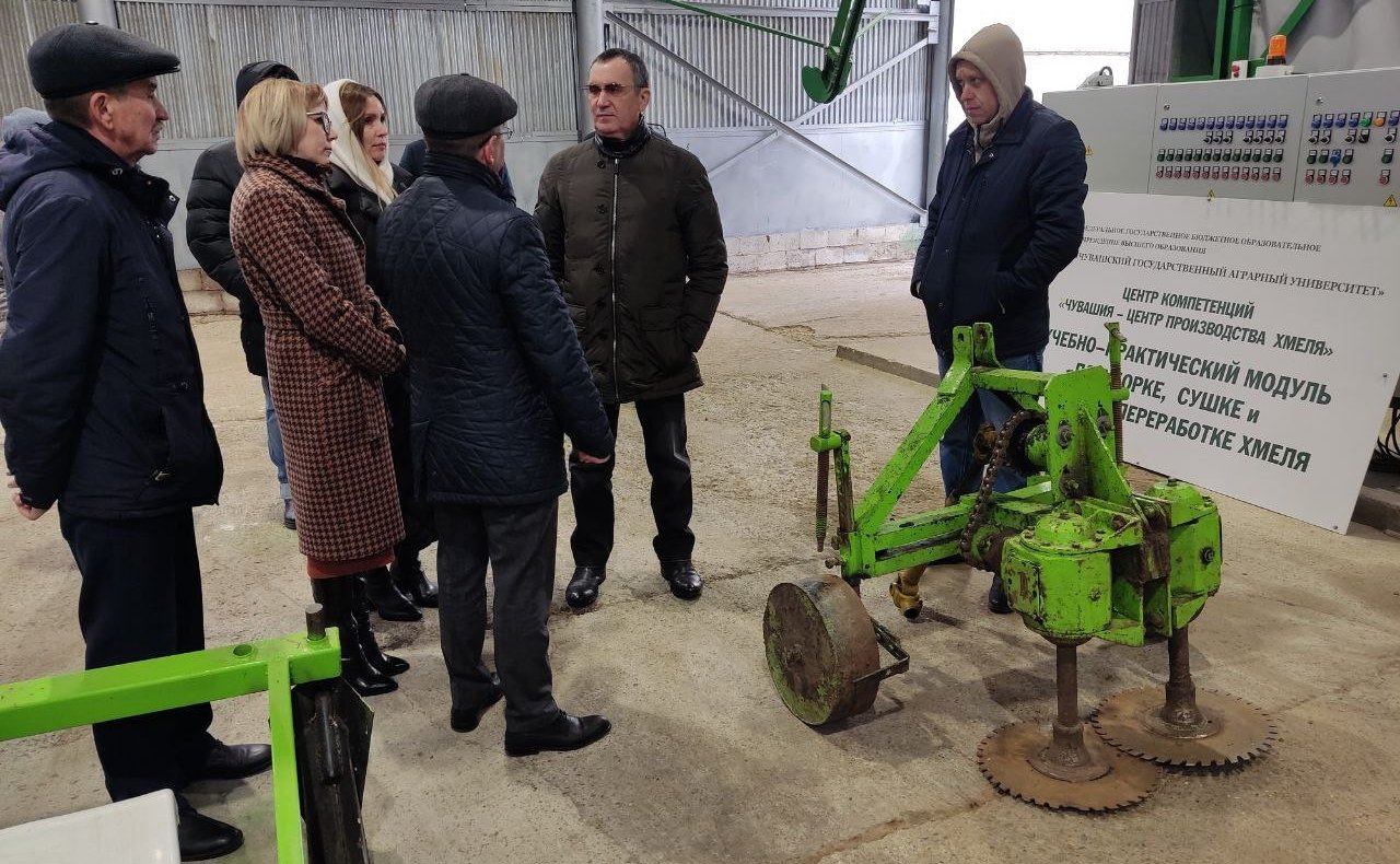 Николай Федоров посетил открытый в 2022 году при его содействии Центр компетенций «Чувашия – центр производства хмеля» на базе Чувашского государственного аграрного университета