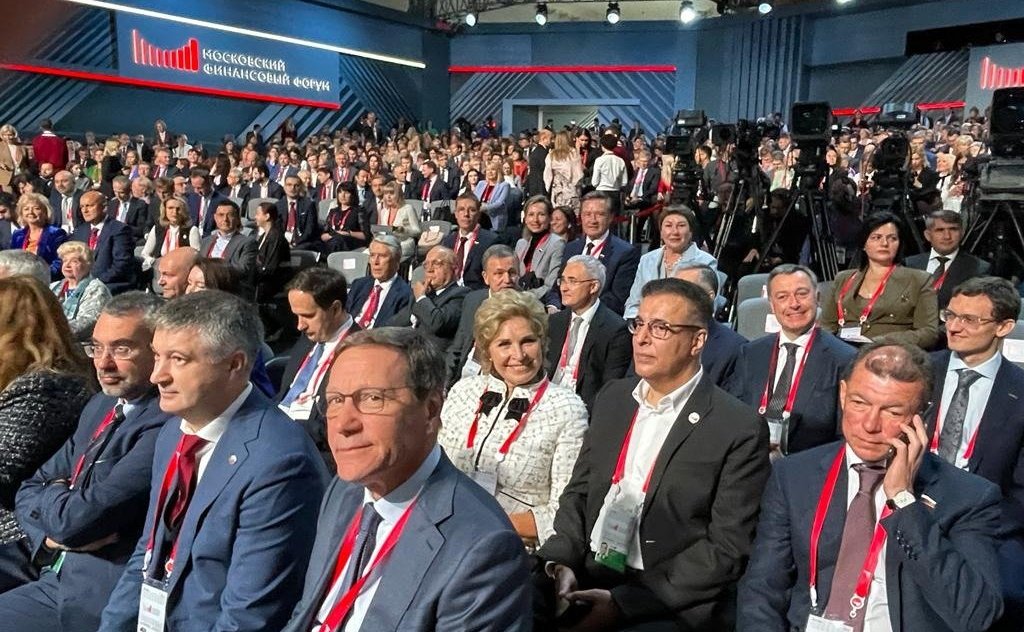 Сенаторы РФ приняли участие в мероприятиях VI Московского финансового форума на тему: «Финансовый суверенитет России: миф или реальность»