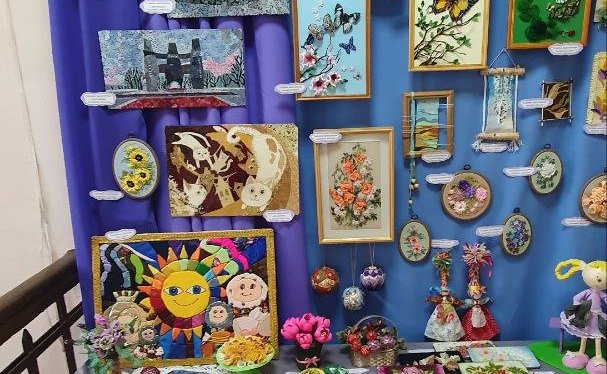 Андрей Базилевский встретился с победителем регионального этапа Всероссийского конкурса детского рисунка «Дорога жизни» Валерией Сун