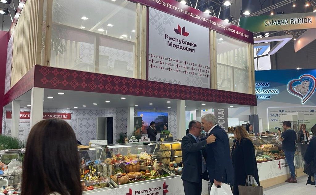 Сергей Мартынов посетил экспозиции 24-й Российской агропромышленной выставки «Золотая осень — 2022»