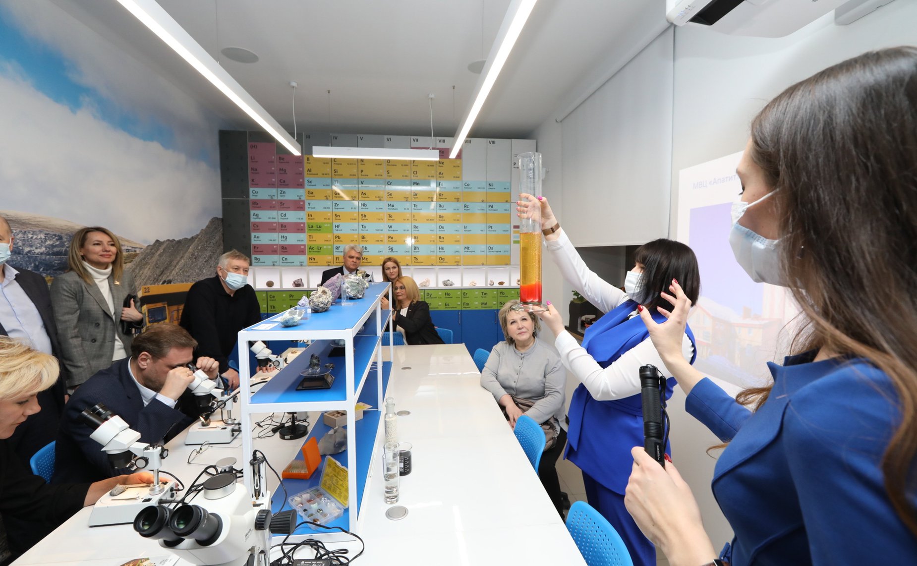 Сенаторы посетили Кировский филиал Мурманского арктического государственного университета, молодежный культурный центр «ДРОЗД» (Детям России образование, здоровье, духовность), музейно-выставочный центр предприятия «Апатит», туристический кластер «Большой