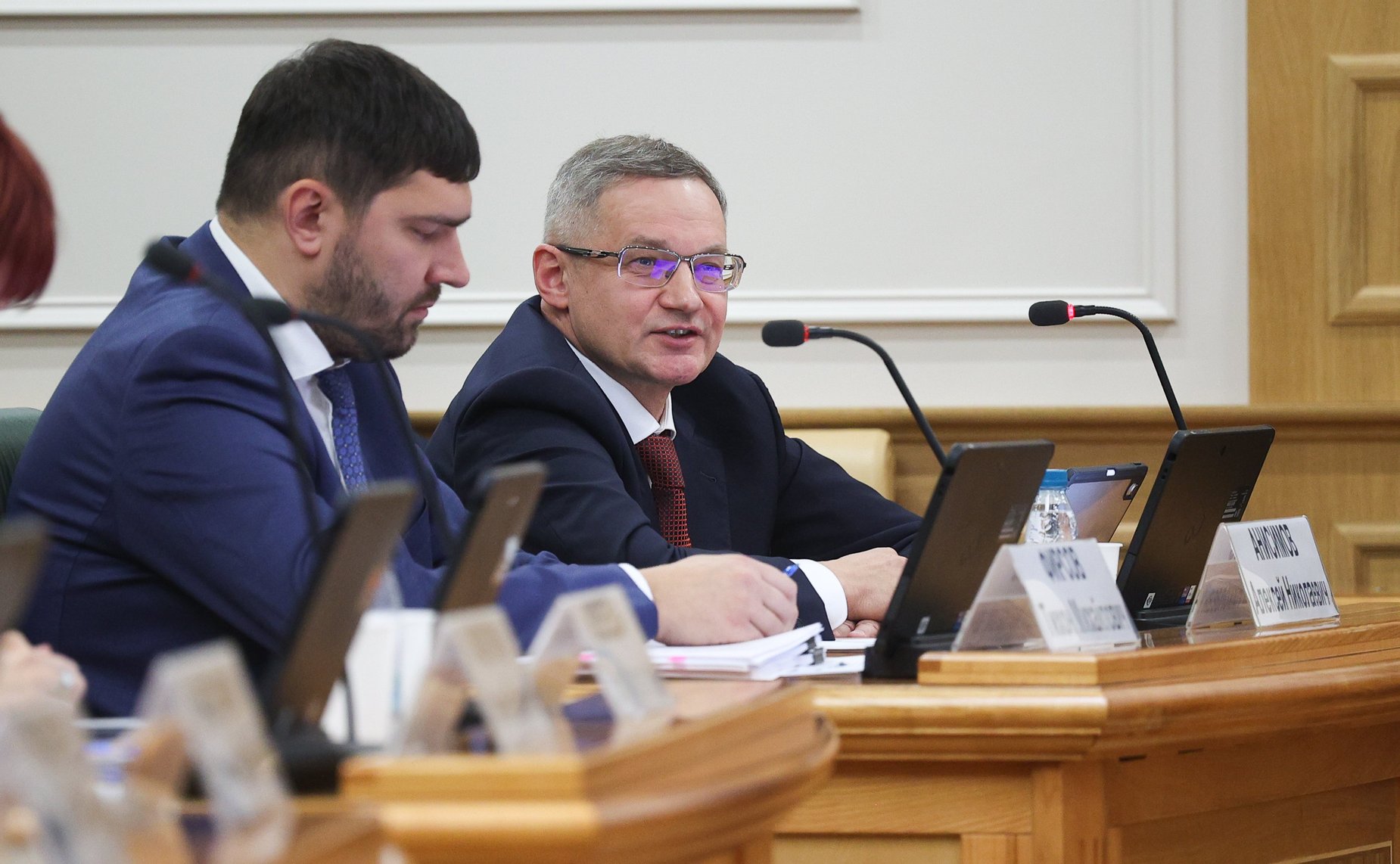 Парламентские слушания на тему «Вопросы управления комплексами индивидуальных жилых домов»