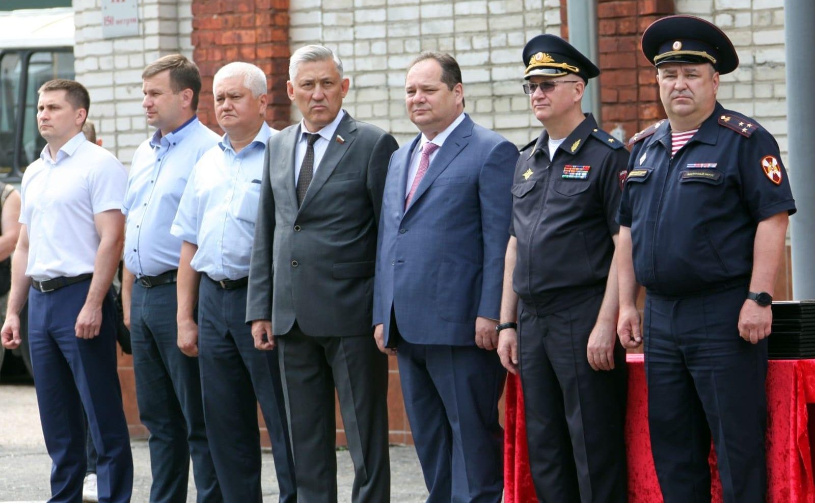 Юрий Валяев провел встречу с уполномоченным по защите прав предпринимателей в Еврейской автономной области, а также принял участие в церемонии награждения биробиджанских бойцов, вернувшихся из служебной командировки