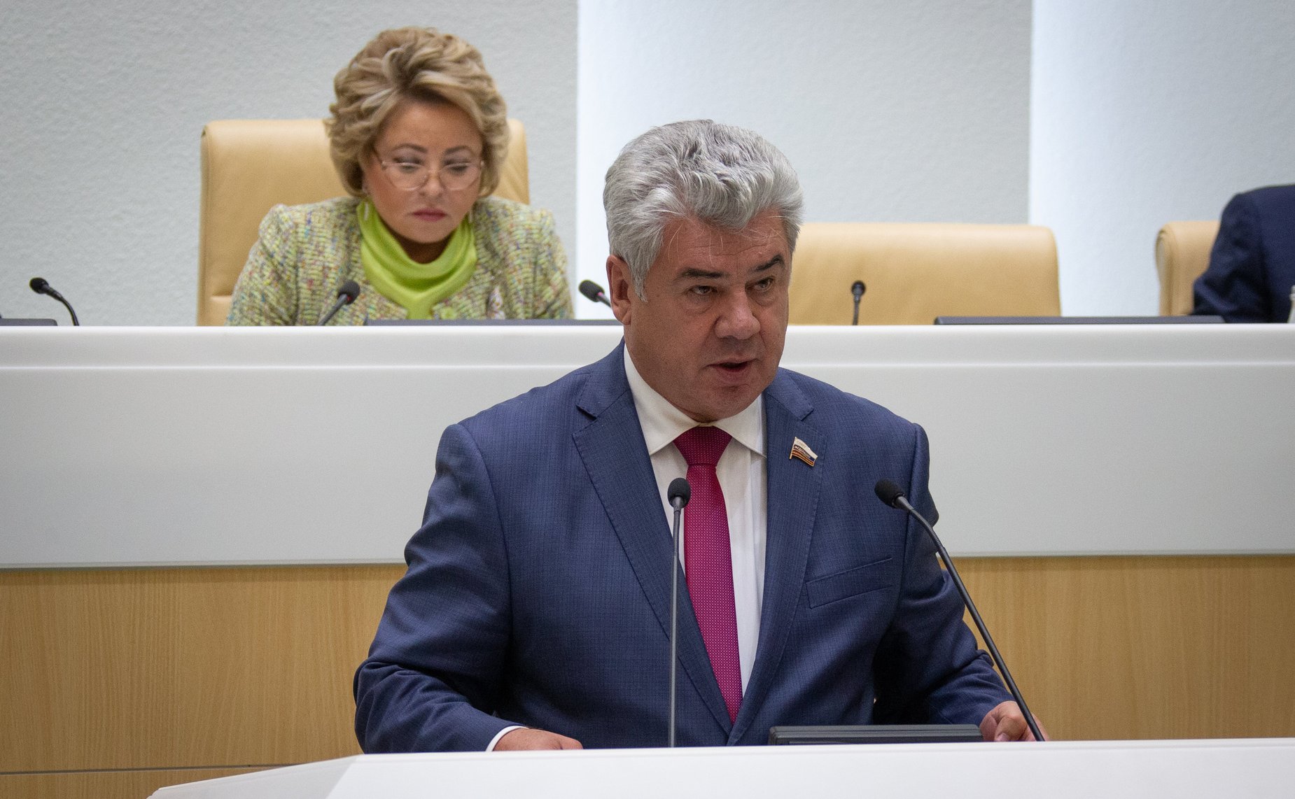 Виктор Бондарев