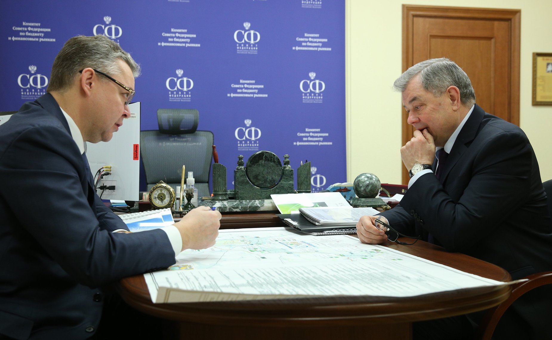 Рабочая встреча председателя Комитета СФ по бюджету и финансовым рынкам Анатолия Артамонова с губернатором Ставропольского края Владимиром Владимировым