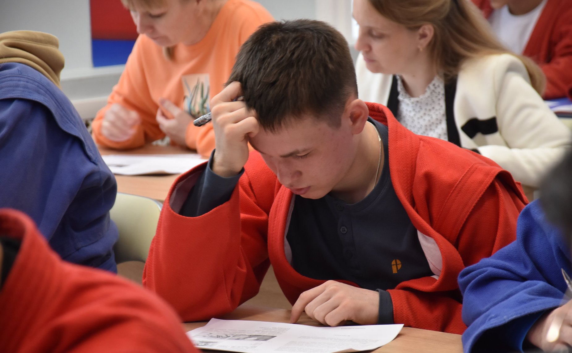 Николай Владимиров в Чебоксарах принял участие в Международной исторической акции «Диктант Победы» вместе с юными самбистами