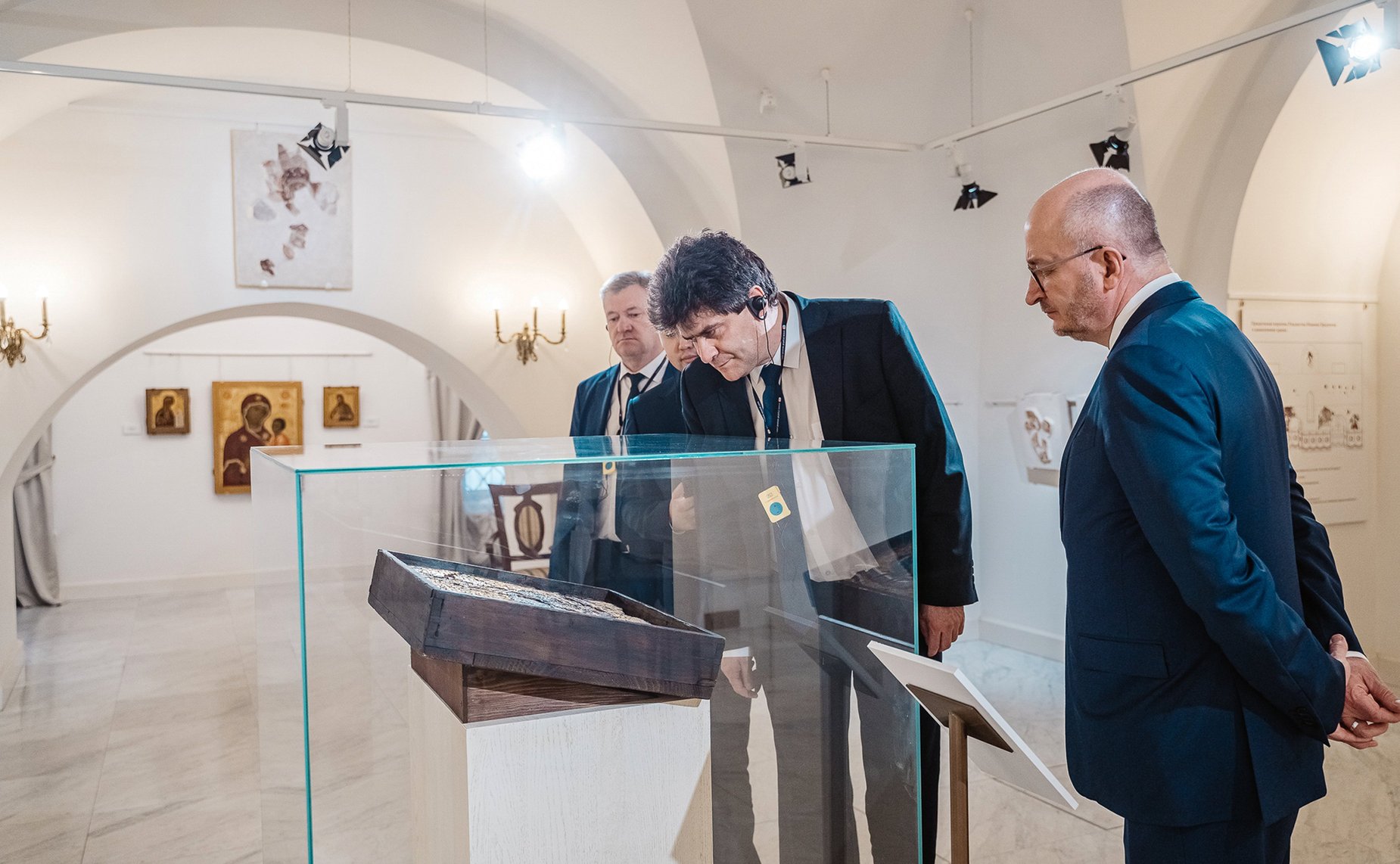 Участники 23-го заседания Комиссии по сотрудничеству между Советом Федерации и Сенатом Парламента Республики Казахстан посетили Тверской императорский путевой дворец