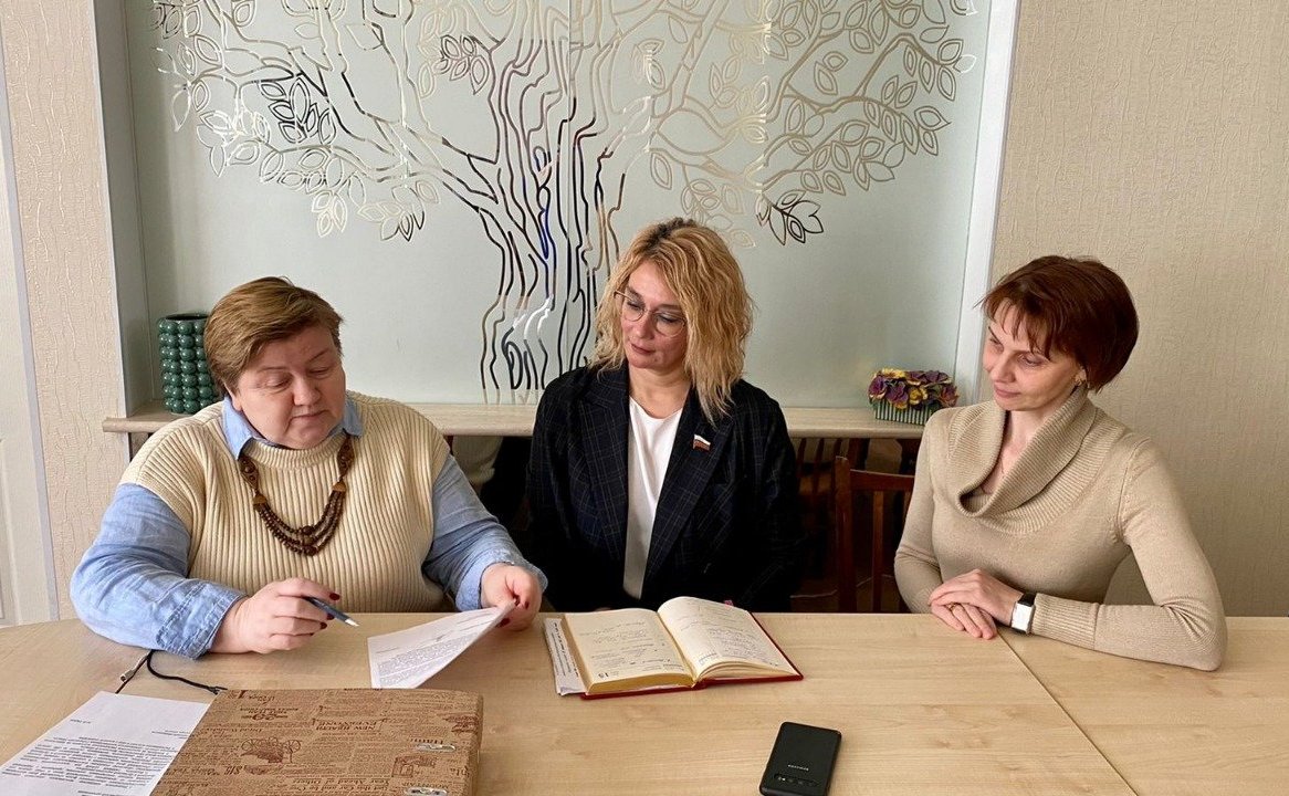 Наталия Косихина провела ряд встреч в регионе по вопросам размещения беженцев из Донбасса, организации и отправки гуманитарных грузов