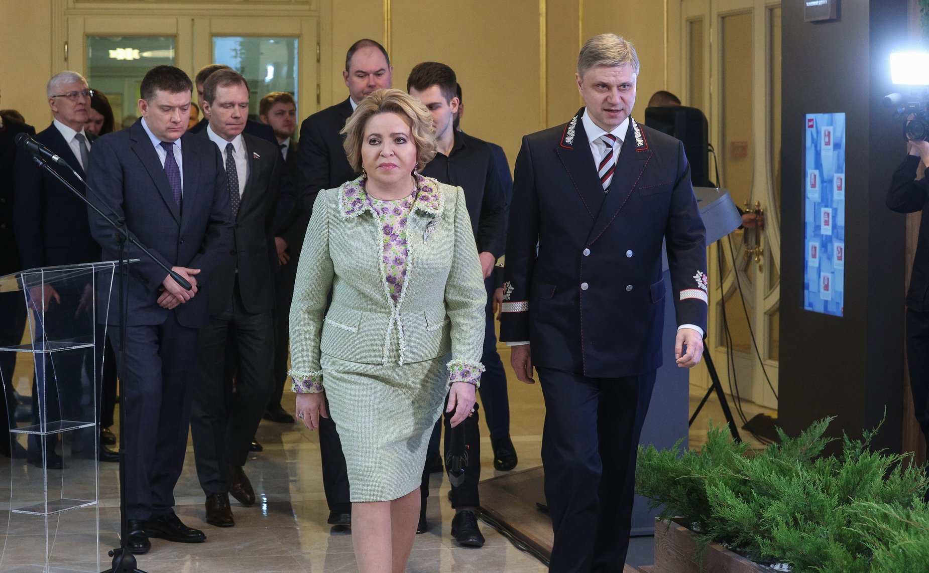 Открытие в Совете Федерации выставочной экспозиции для ознакомления с 20-летней историей ОАО «Российские железные дороги»