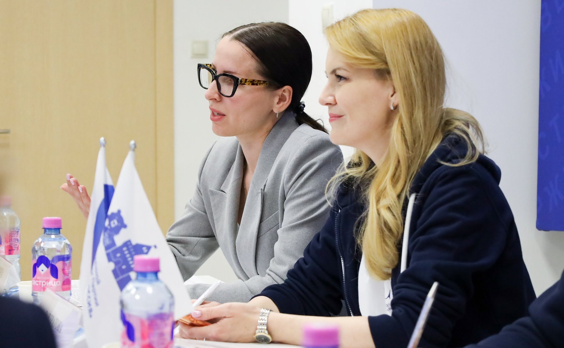 Сенаторы посетили штаб общественной поддержки партии «Единая Россия»