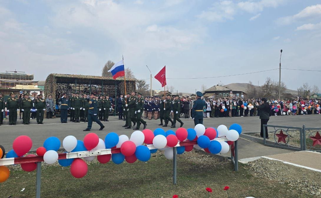 Баир Жамсуев принял участие в торжественных мероприятиях, посвященных 80-ой годовщине Великой Победы, в Могойтуйском муниципальном округе