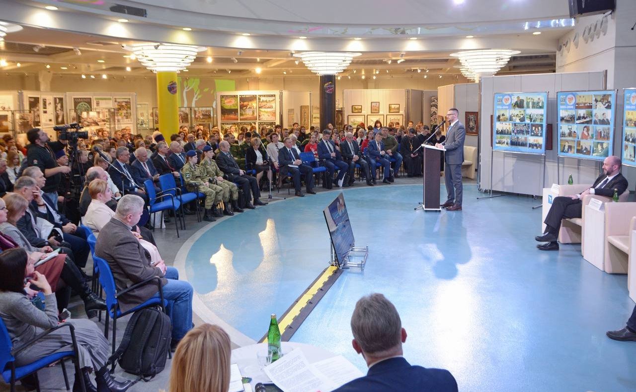 Руслан Смашнёв принял участие в работе III областного форума «Смоленский диалог» и в международной научно-практической конференции «Укрепление традиционных российских духовно-нравственных ценностей и обеспечение прав человека в условиях современных вызово