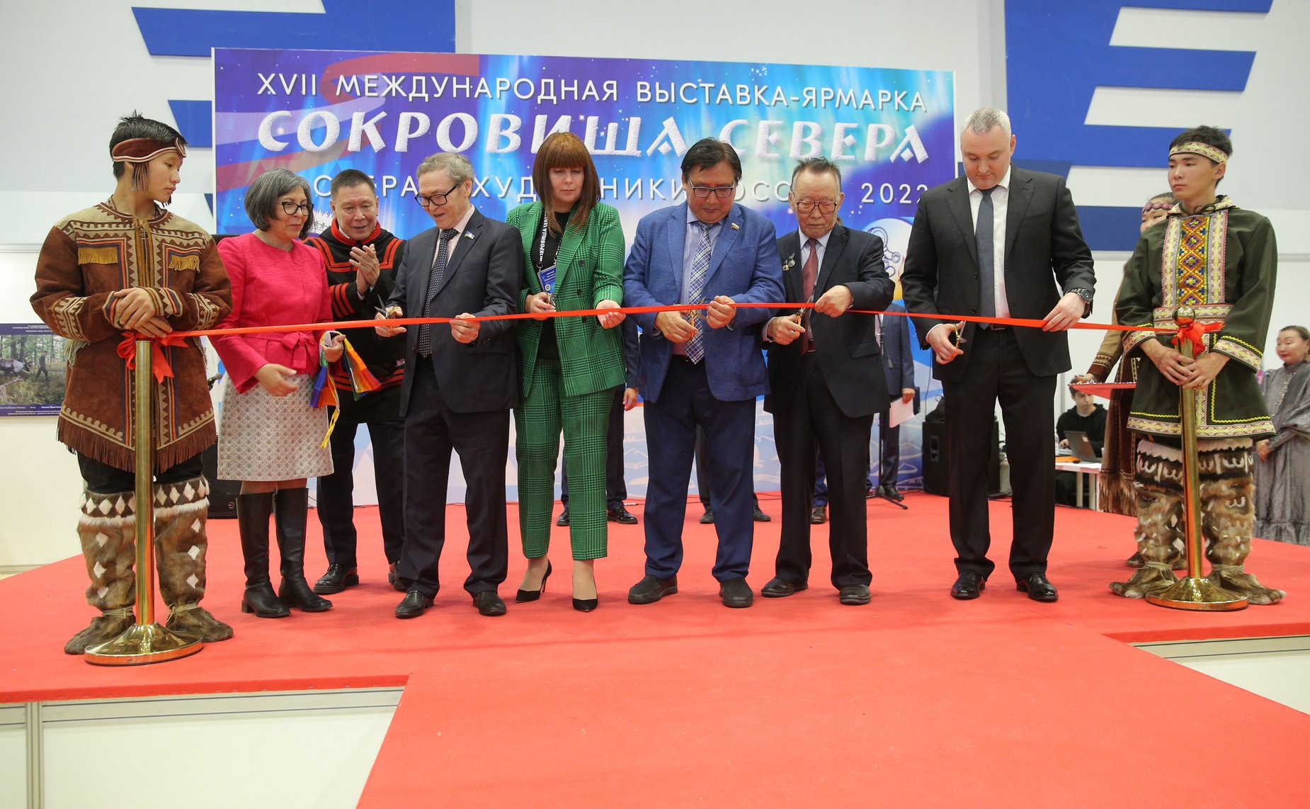 14 сентября 2022 года. Участие сенаторов РФ в работе XVII Международной выставки-ярмарки «Сокровища Севера. Мастера и художники России»