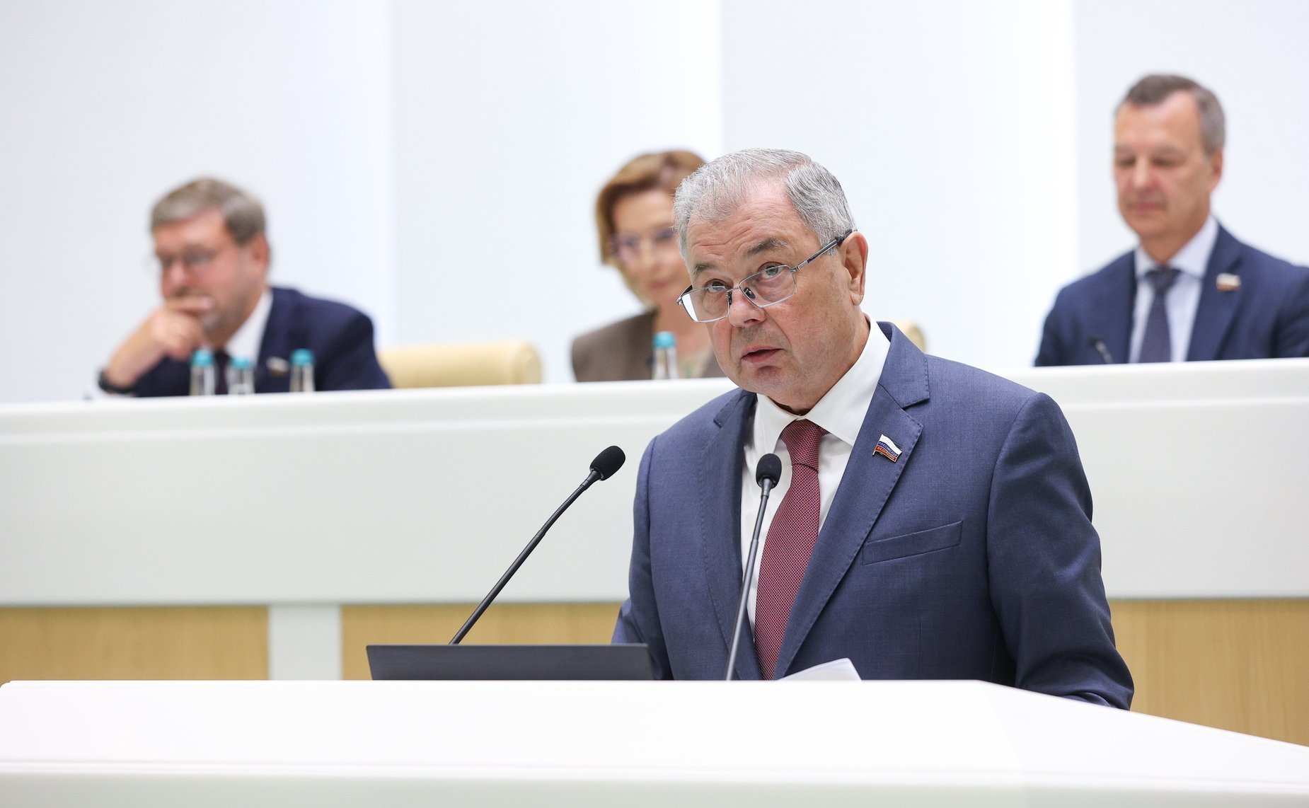 Анатолий Артамонов