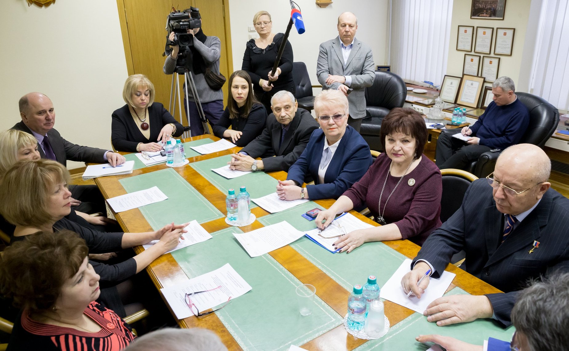 Встреча В. Озерова с членами Правления общественной организации семей погибших защитников Отечества