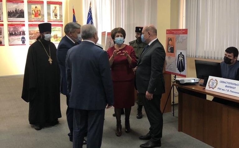 Екатерина Алтабаева посетила выставку «Казачество на государевой службе»