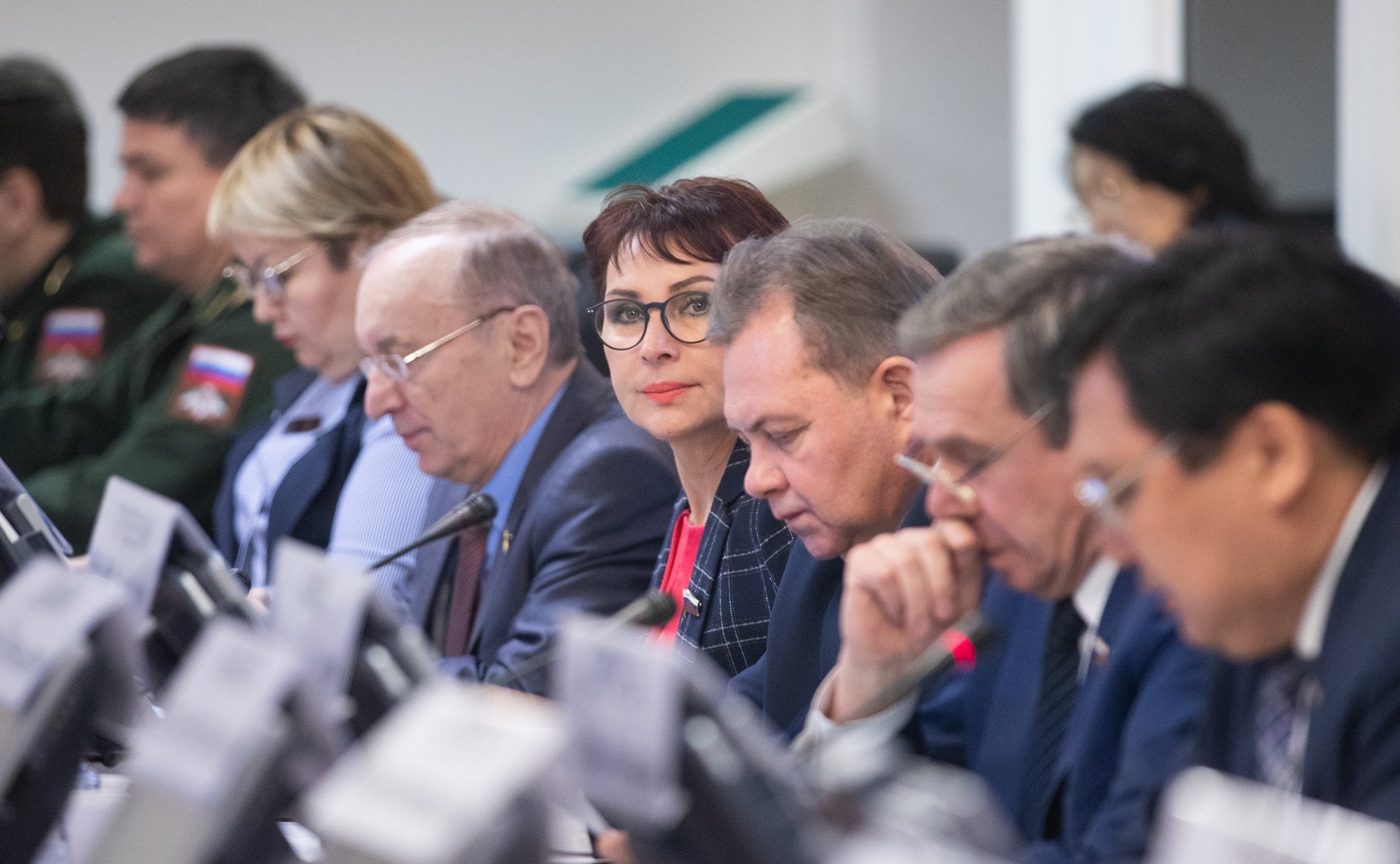 Парламентские слушания на тему «Вопросы обеспечения поставок продукции (товаров) в районы Крайнего Севера и приравненные к ним местности с ограниченным сроком завоза грузов»