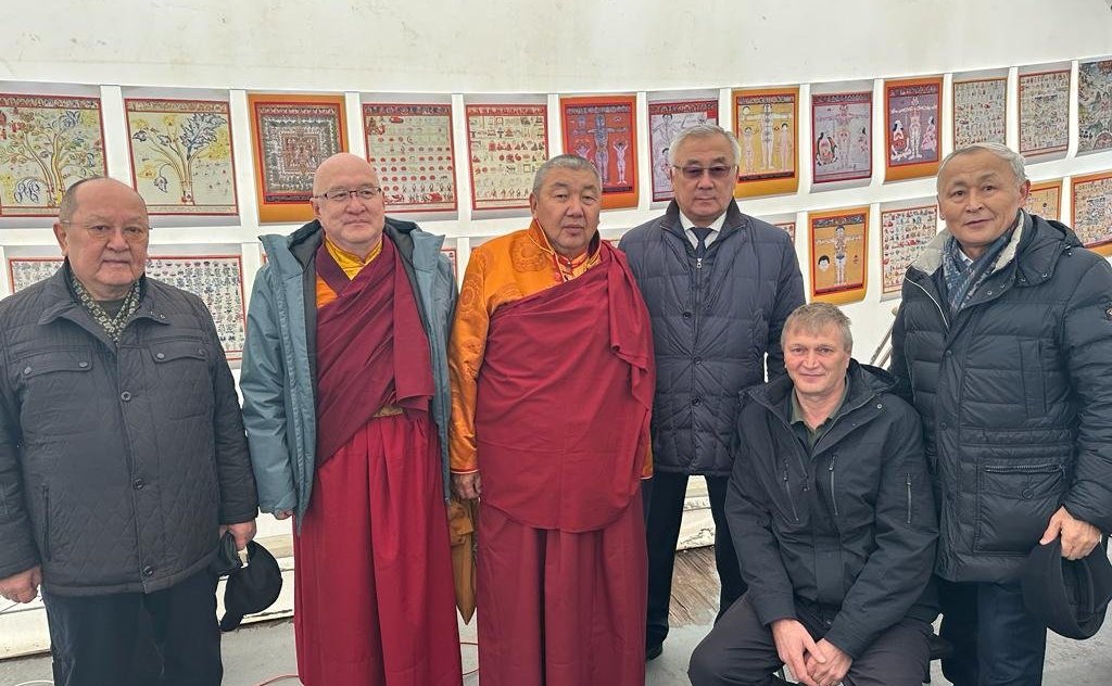 Баир Жамсуев принял участие в церемонии разбора песочной Мандалы Будды Медицины