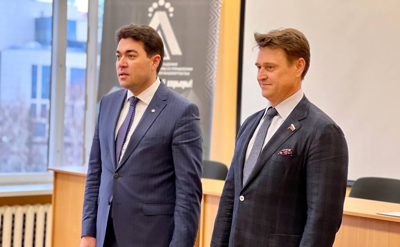 Олег Голов провел встречу со студентами Башкирской академии государственной службы и управления