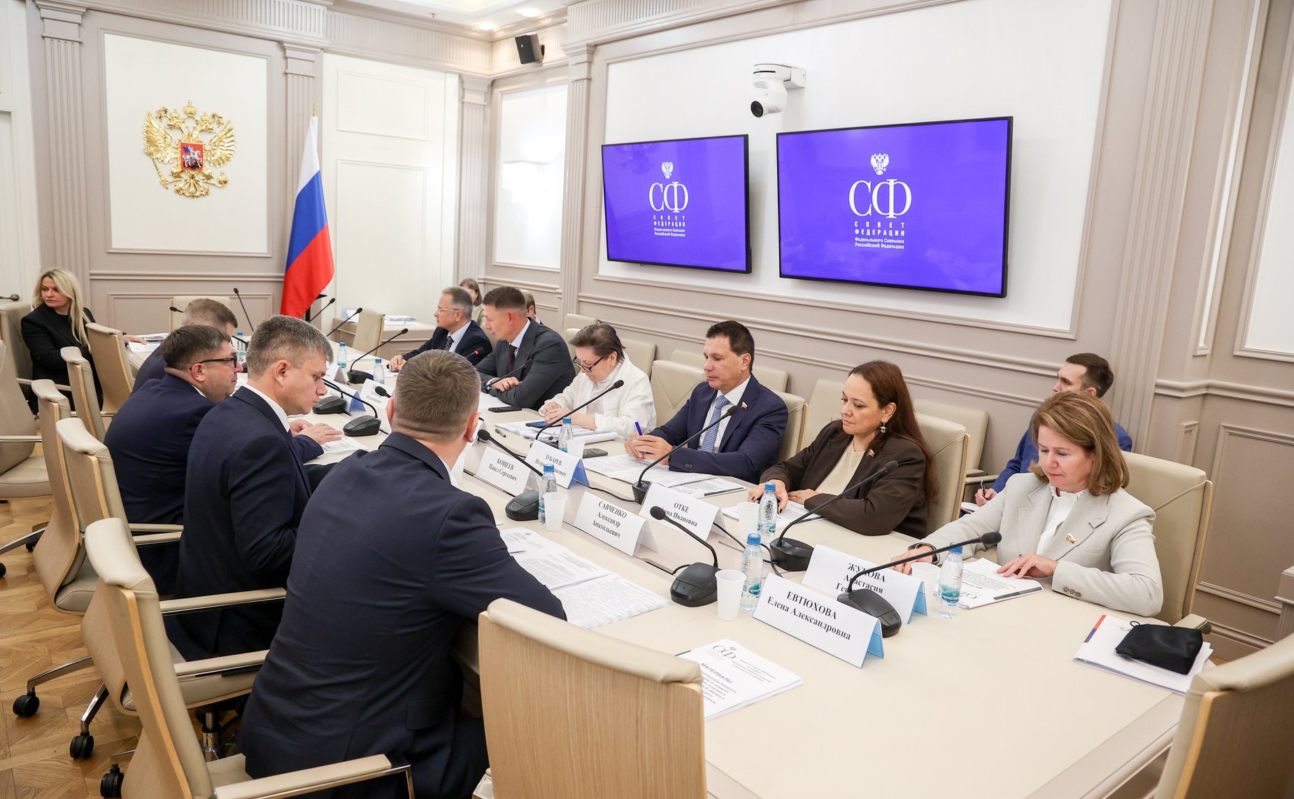 Встреча председателя Комитета СФ по аграрно-продовольственной политике и природопользованию Александра Двойных с Губернатором Чукотского автономного округа Владиславом Кузнецовым