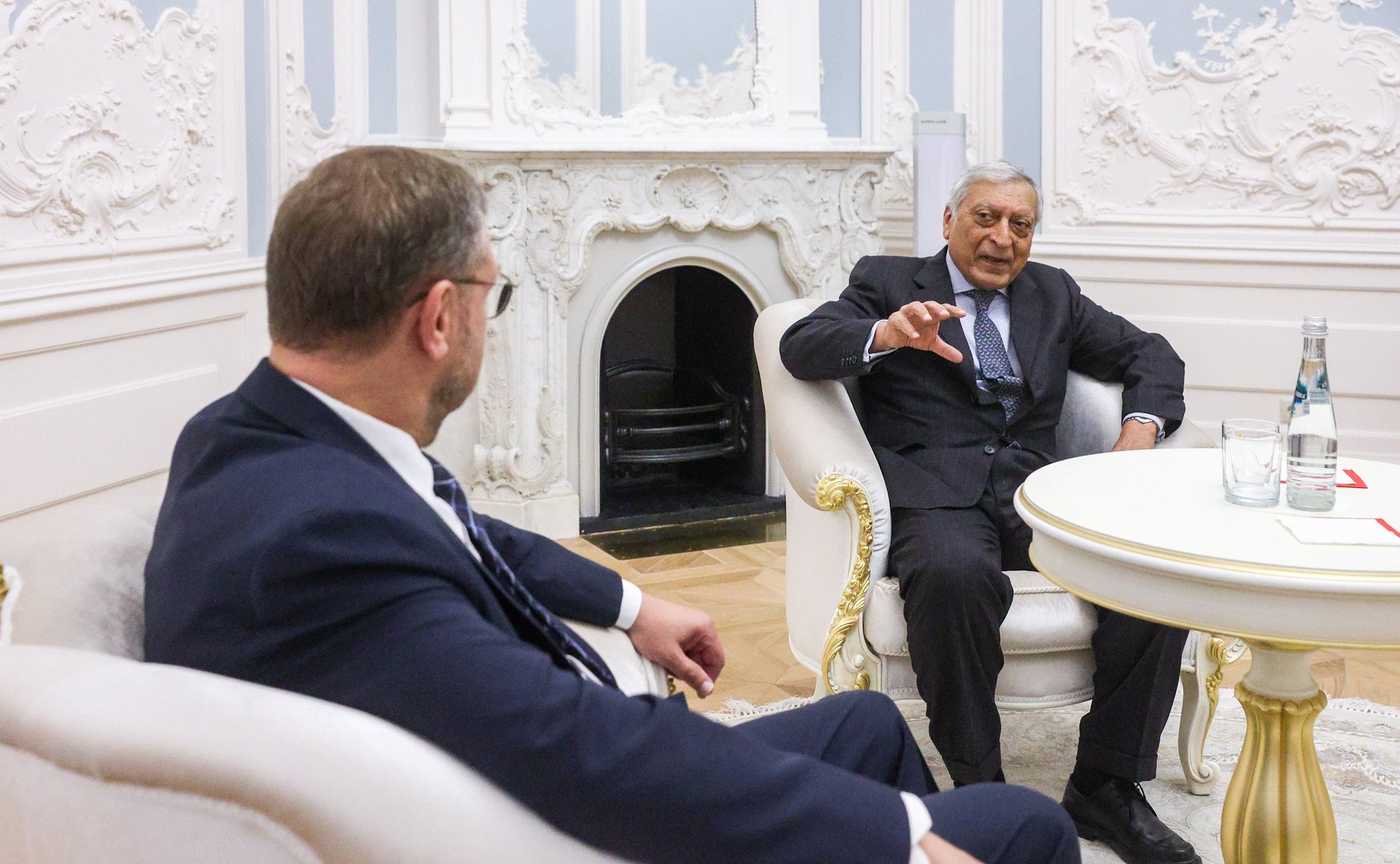 Встреча заместителя Председателя Совета Федерации Константина Косачева с президентом Университета им. Джавахарлала Неру (Индия) профессором Канвалом Сибалом