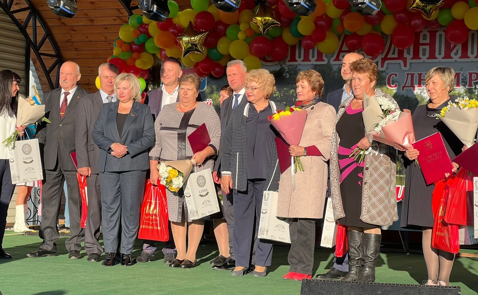 Оксана Хлякина приняла участие в торжественных мероприятиях, посвящённых празднованию Дня Добровского района