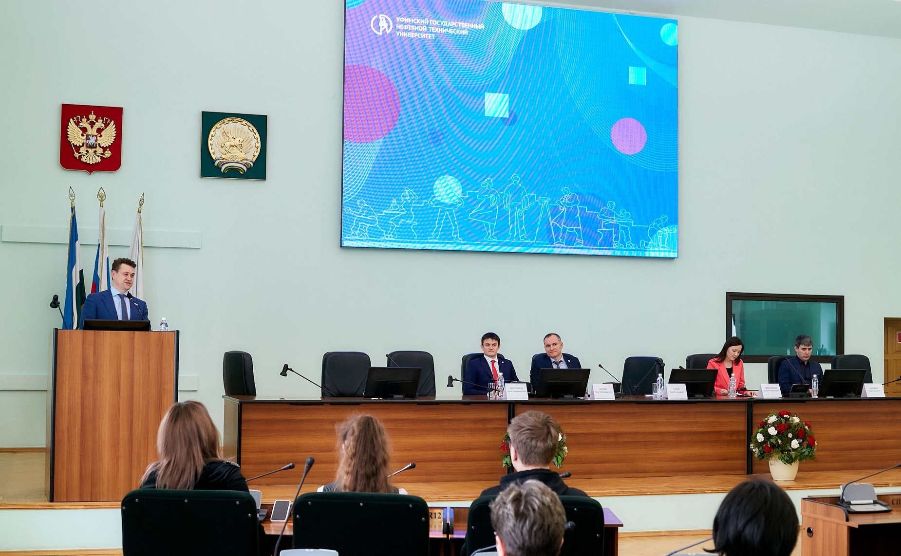 Олег Голов провел встречу с ректором Уфимского государственного нефтяного технического университета