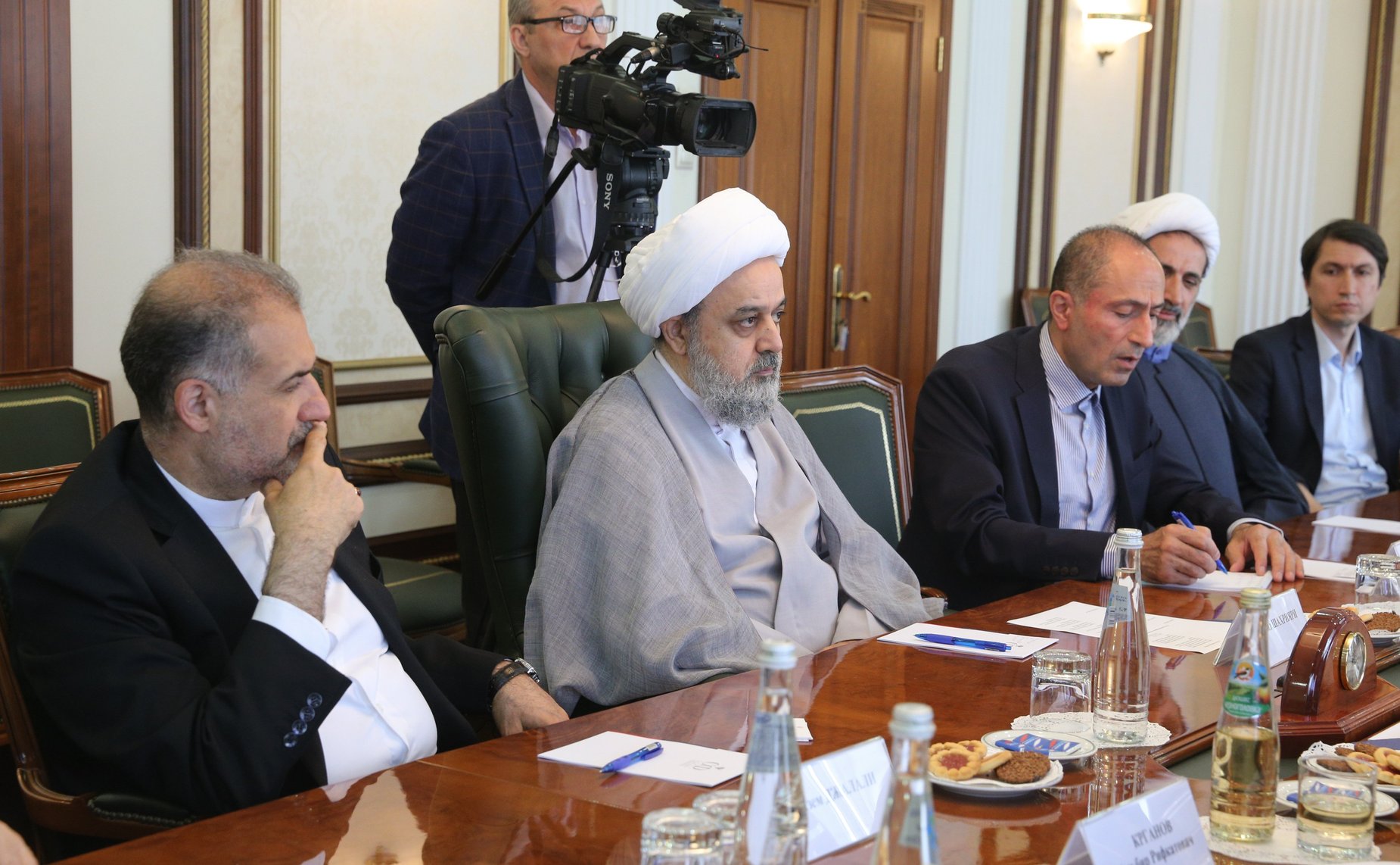 Встреча заместителя председателя Комитета СФ по международным делам Фарита Мухаметшина с Генеральным секретарем Всемирной организации по сближению мазхабов