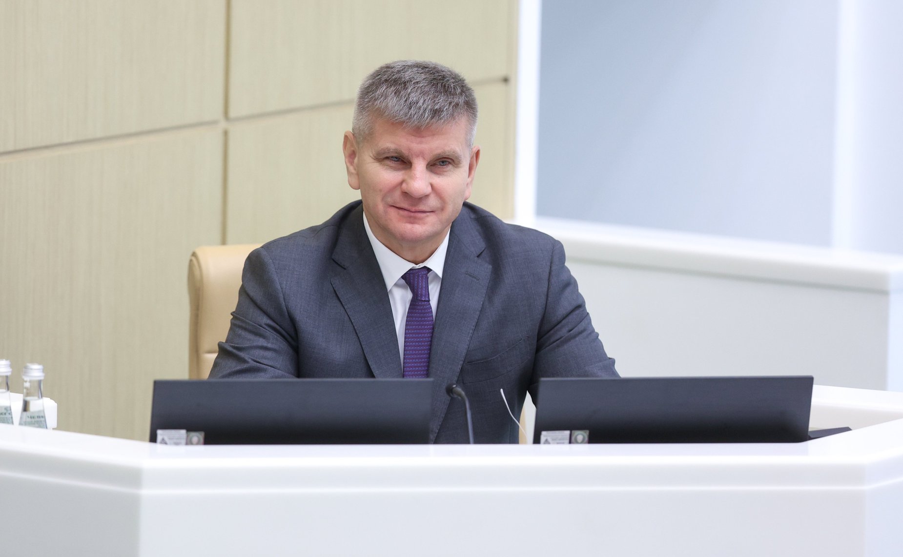 Геннадий Голов