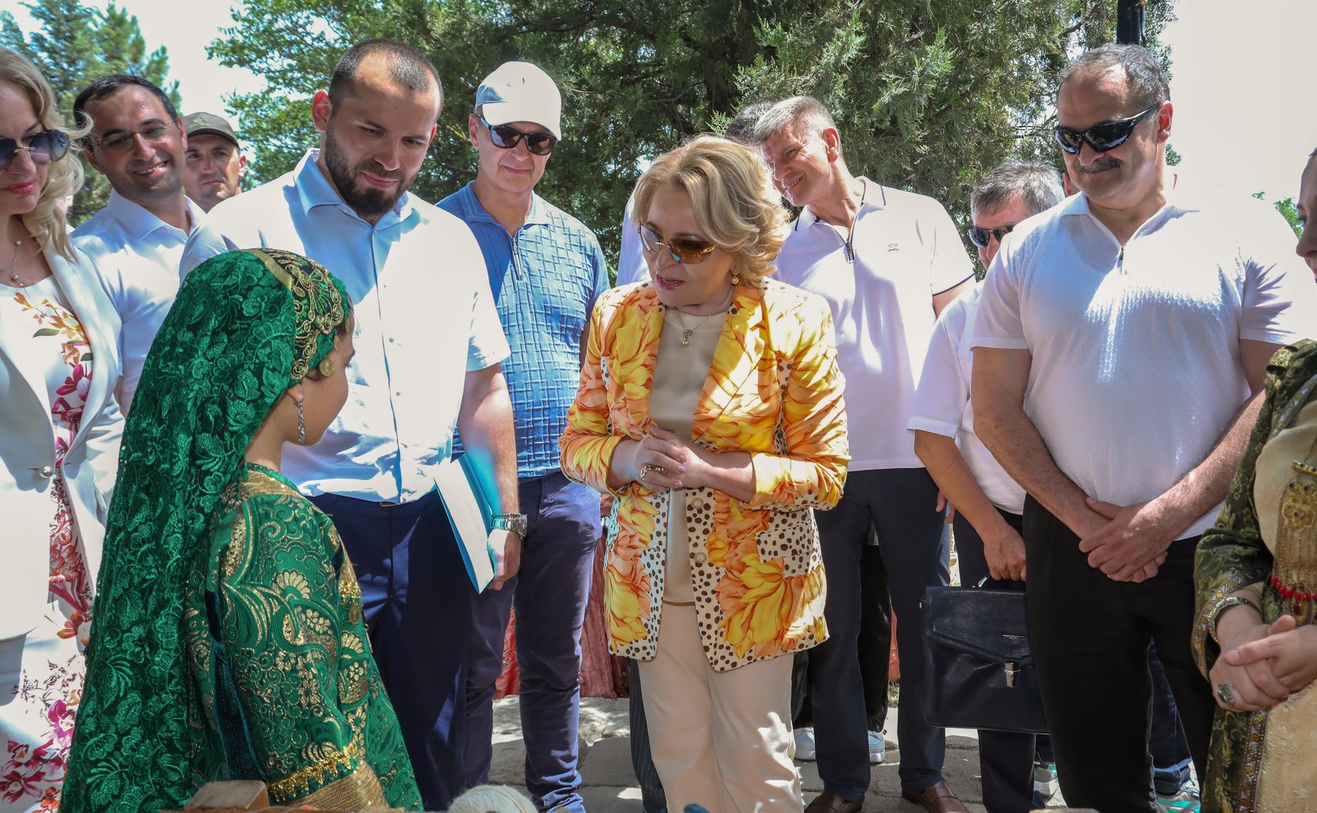 Валентина Матвиенко осмотрела выставку народно-художественных промыслов в Дербенте