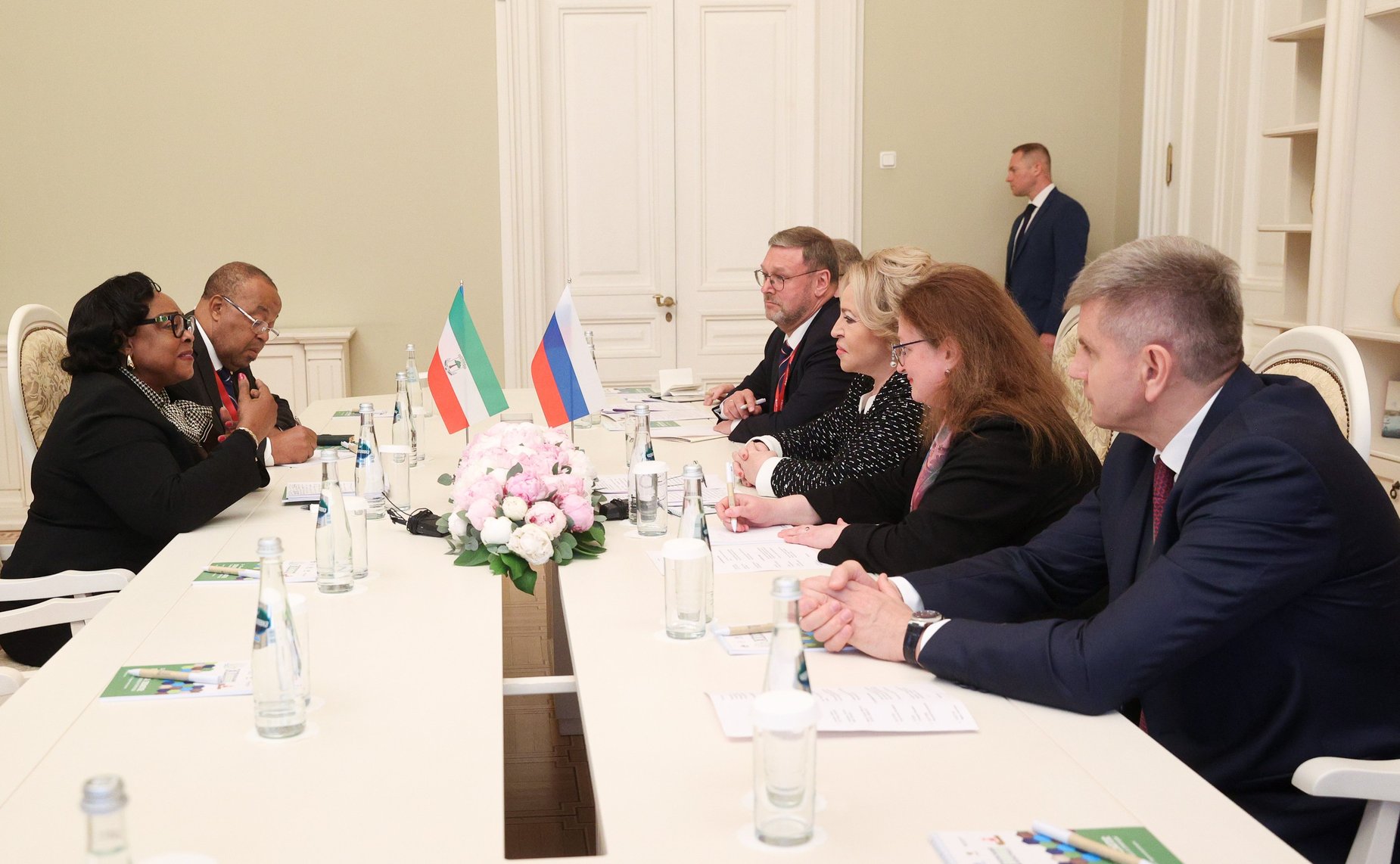 Валентина Матвиенко провела встречу с Председателем Сената Парламента Республики Экваториальная Гвинея Марией Тересой Эфуа Асангоно