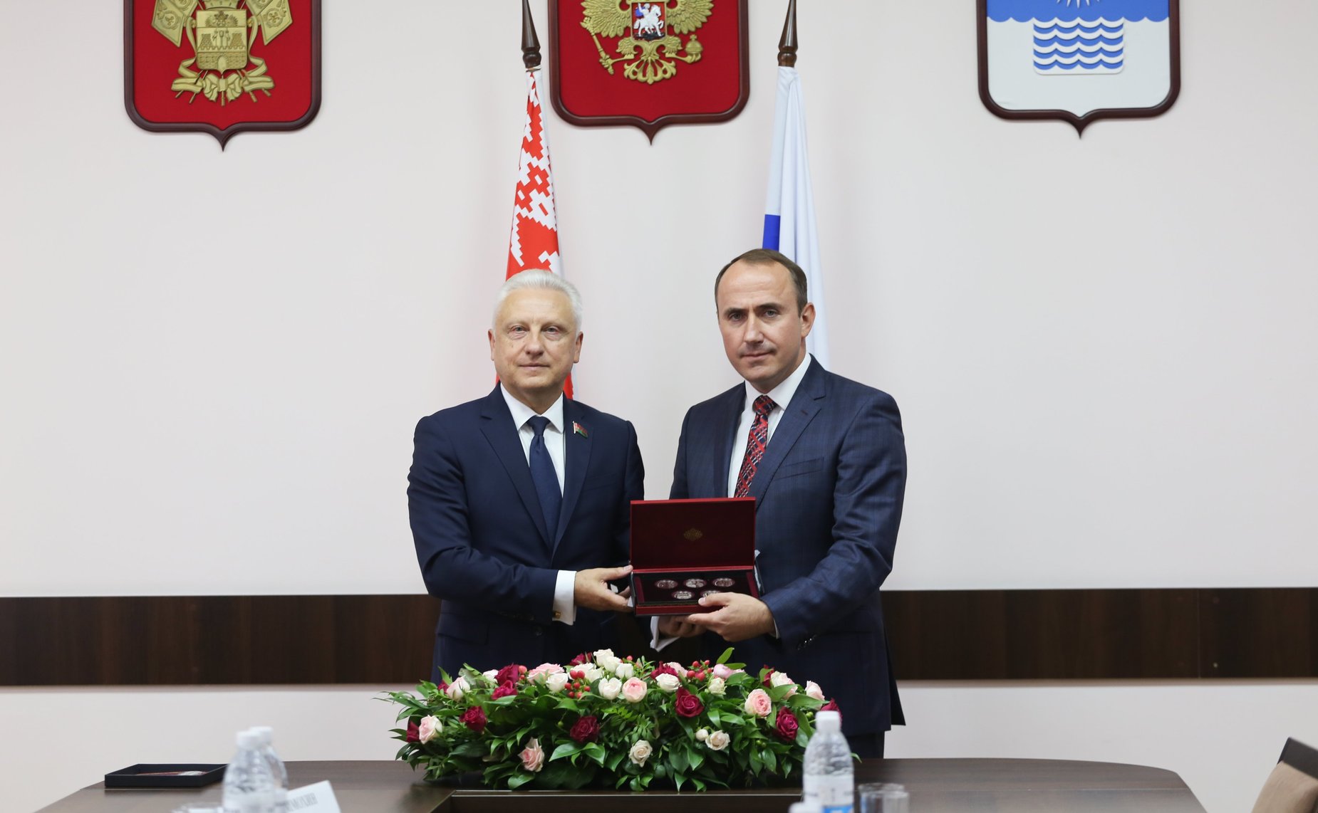 Участие сенаторов в торжественной церемонии передачи и перезахоронения в Республике Беларусь останков военного летчика (Ковалёнка Степана Семеновича, уроженца д. Кривое Село Бешенковичского района Витебской области БССР)