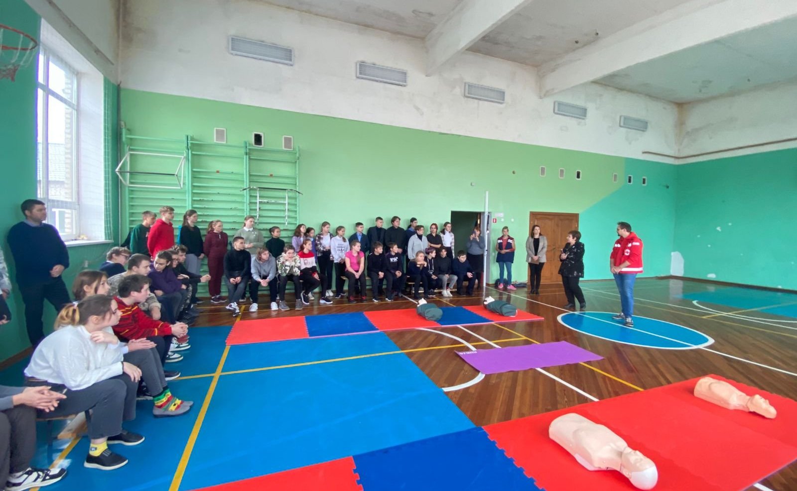 Елена Бибикова рассказала школьникам о необходимости навыков по оказанию первой медицинской помощи