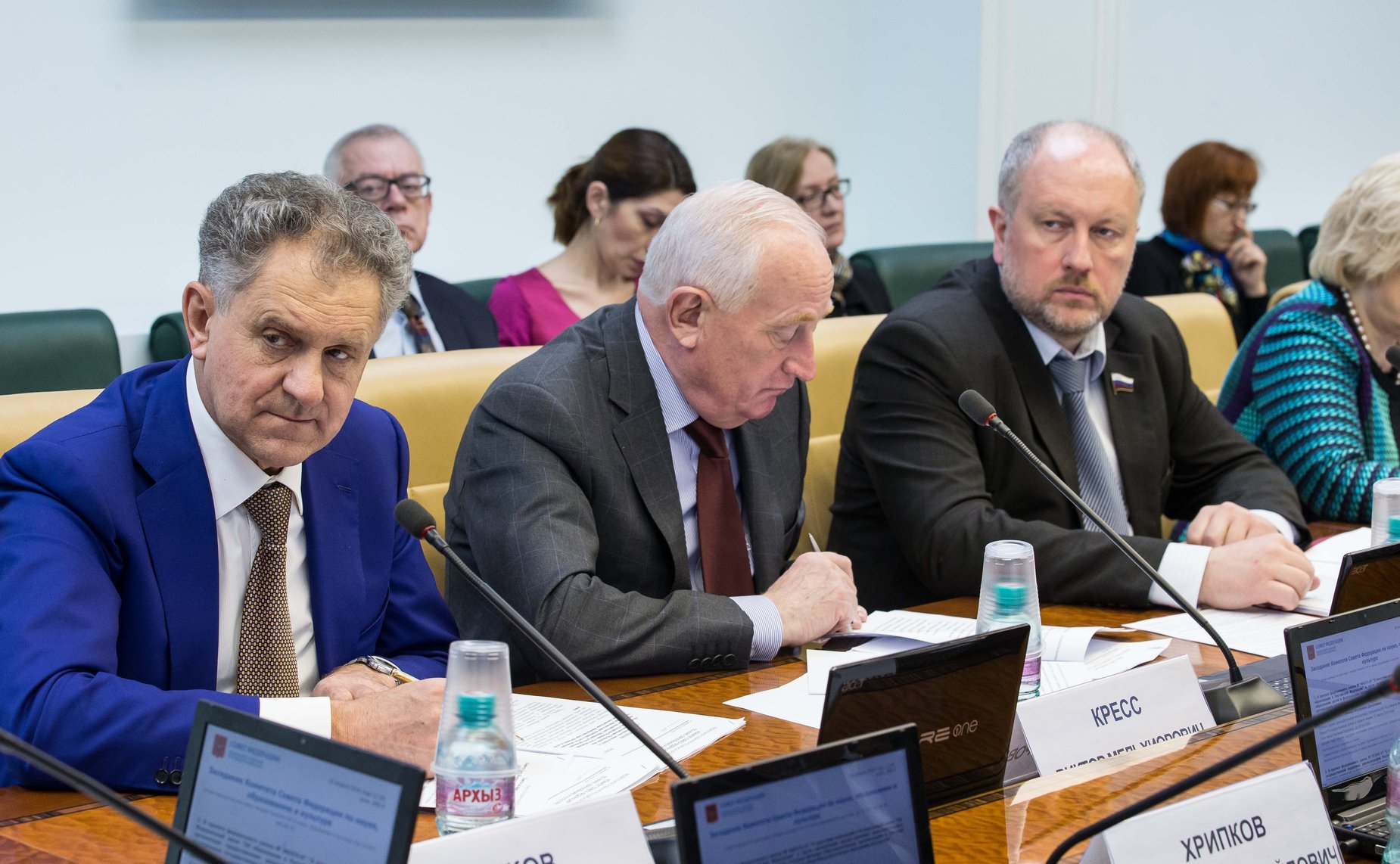 А. Волков, В. Кресс и А. Рыбаков на заседании Комитета СФ по науке, образованию и культуре